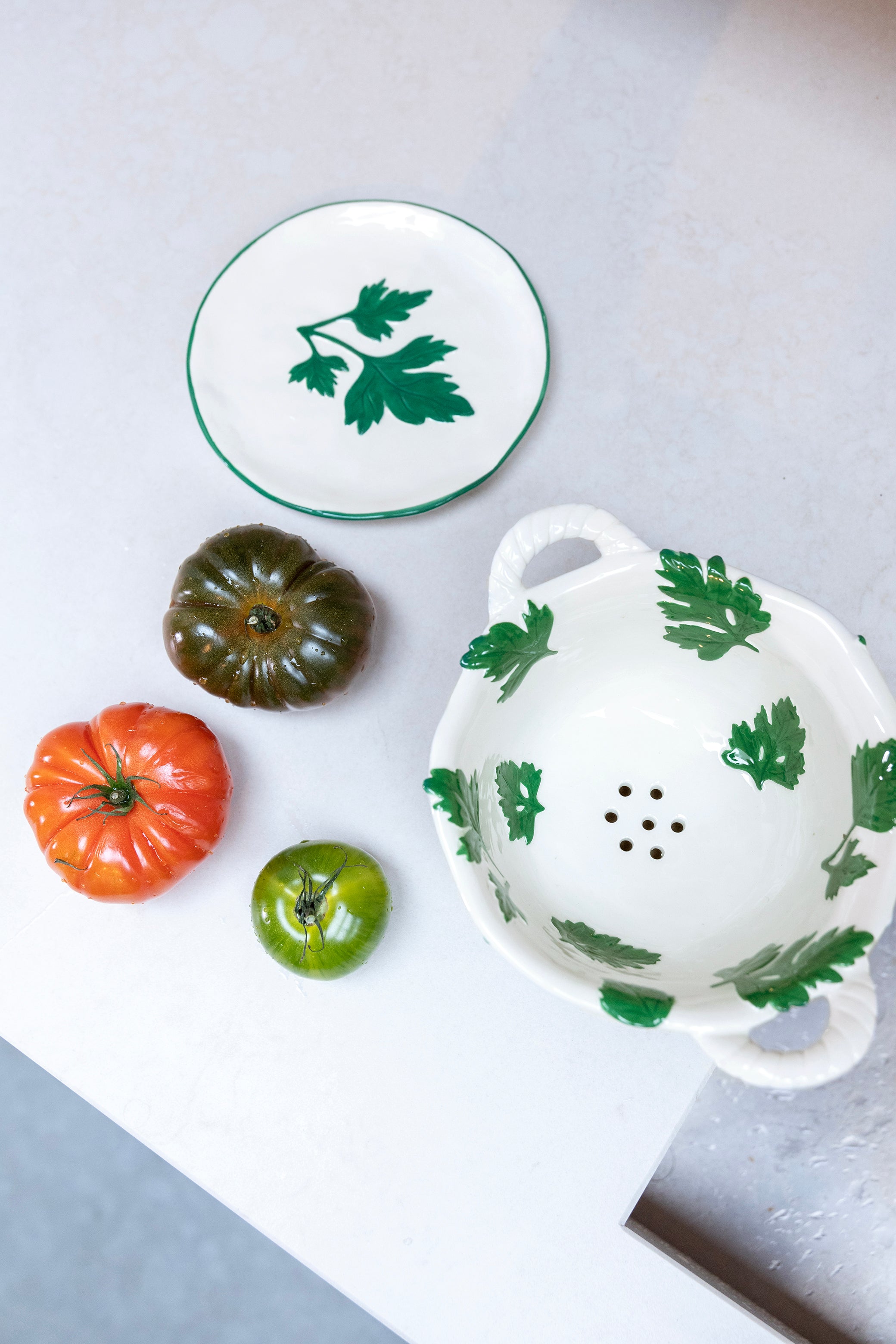 White colander with green base PARSLEY