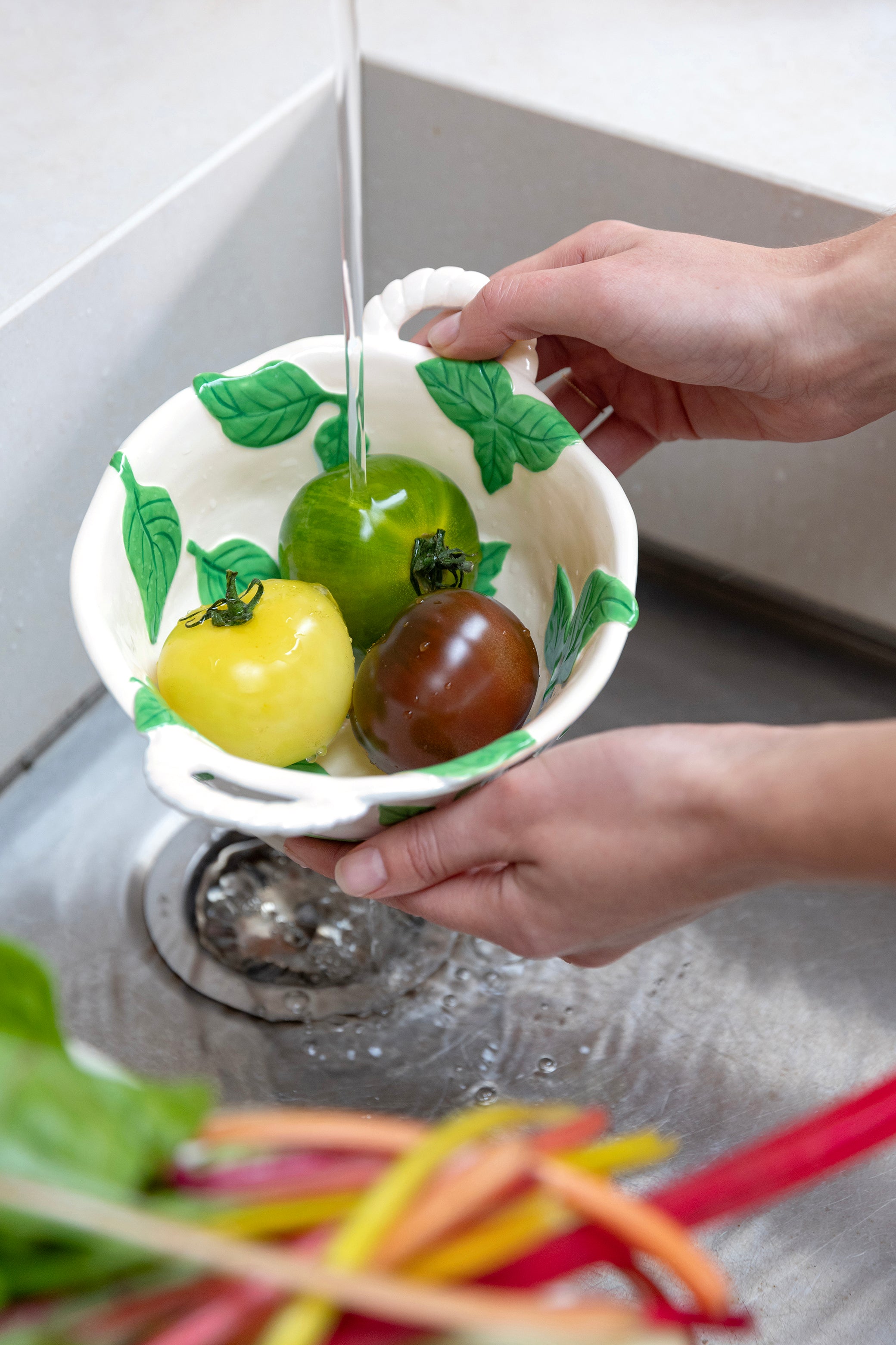 White BASIL colander with green base