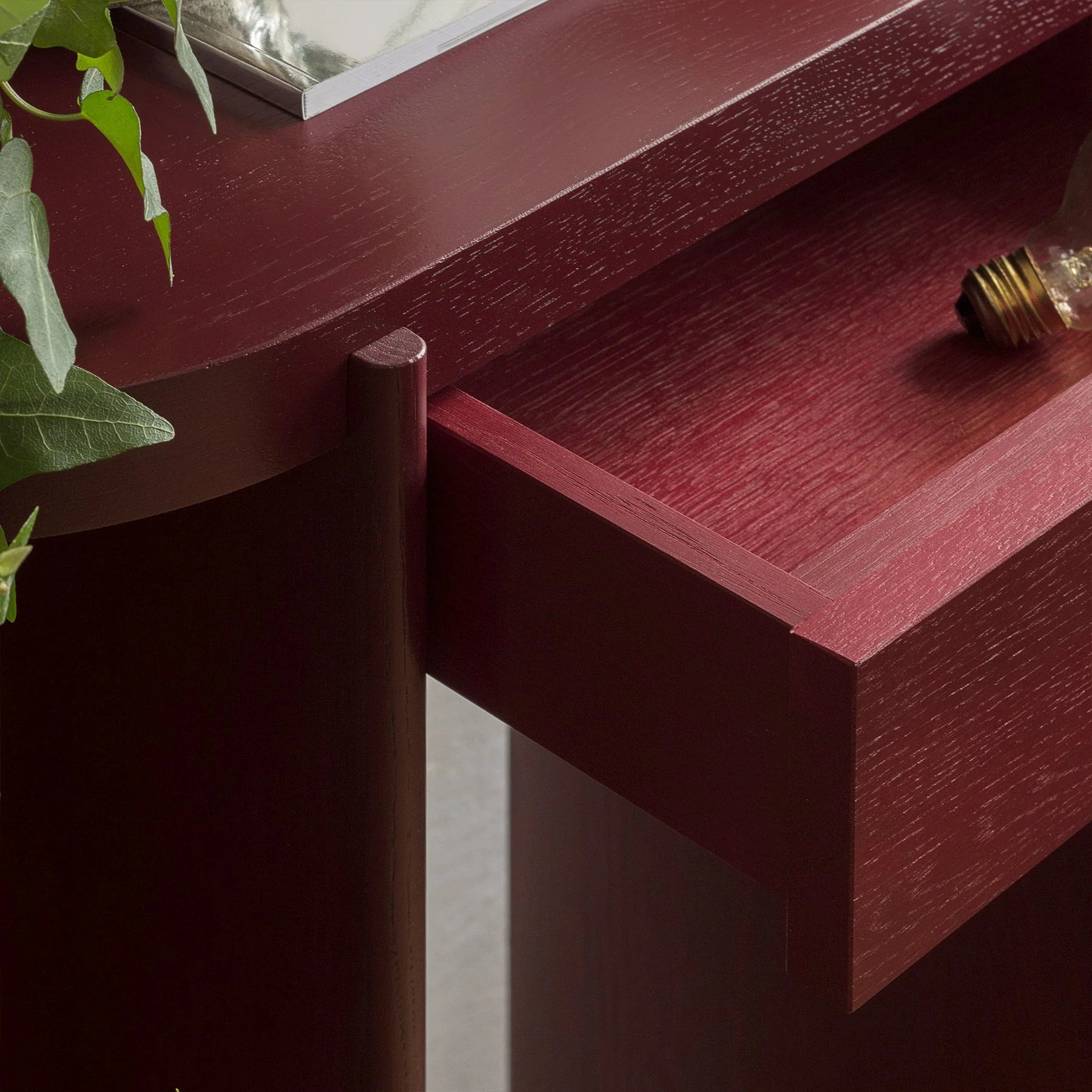 KIRU Console Green Oak Wood