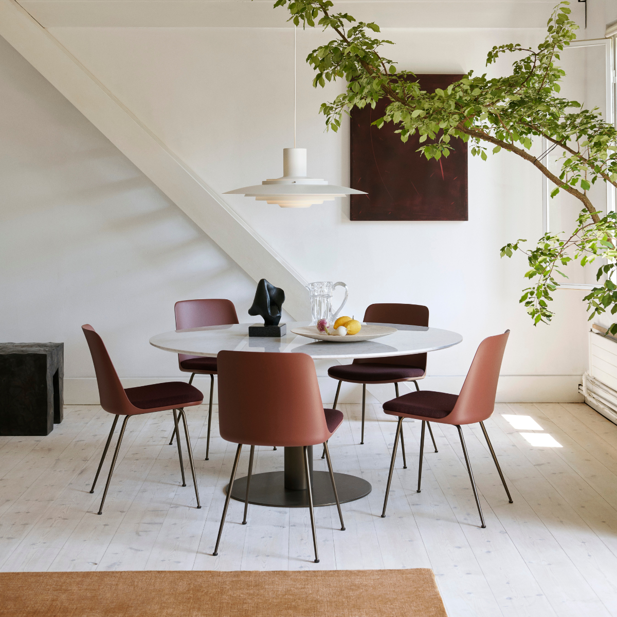 RELY HW65 Armchair in Red with Black Steel Base