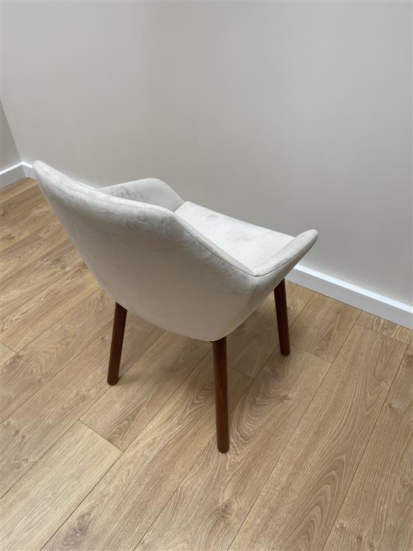 TUK 1 chair in light beige with antique walnut - display model