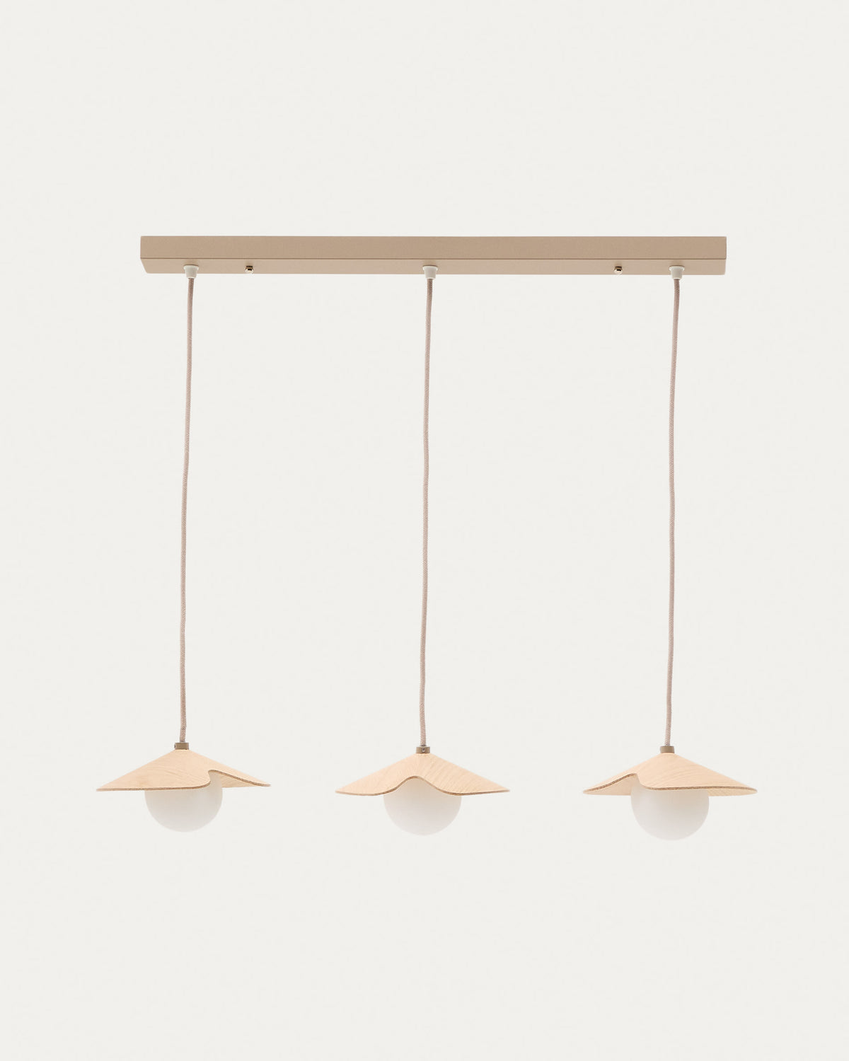 Lampa wisząca WILARA naturalny fornir dębowy z 3 kloszami – Kave Home