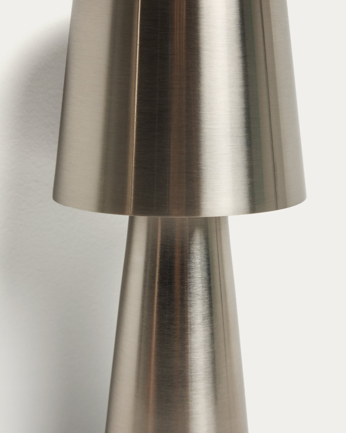 Lampa stołowa przenośna ARENYS srebrny połysk – ujęcie 7
