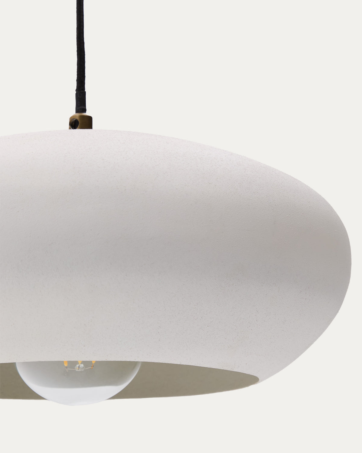 Lampa wisząca INDA biały metal – ujęcie 3