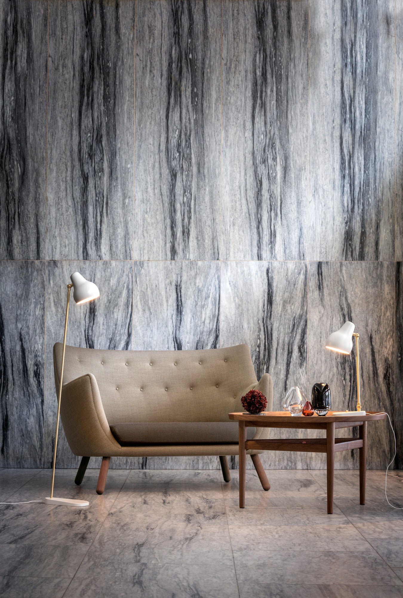 Tischlampe VL 38 weiß mit goldener Veredelung