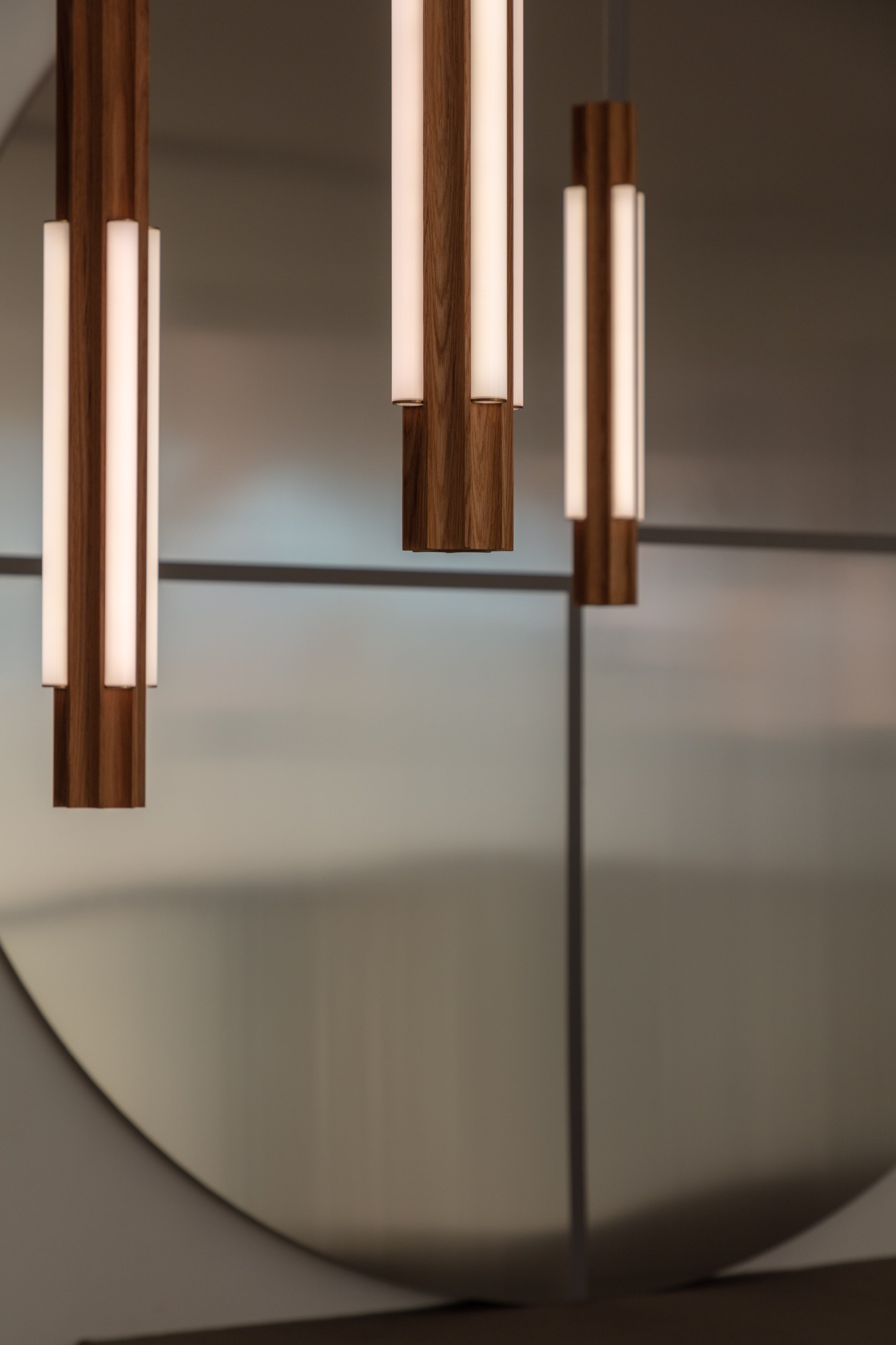 ALTAR pendant lamp in oak wood with a brass finish