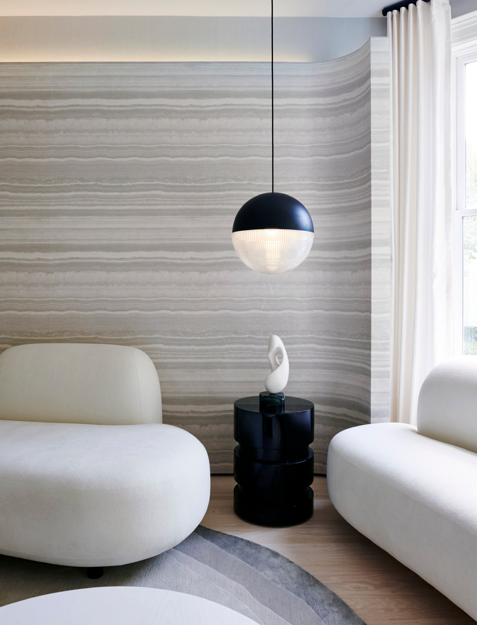 LENS FLAIR Pendant Lamp in Matte Black