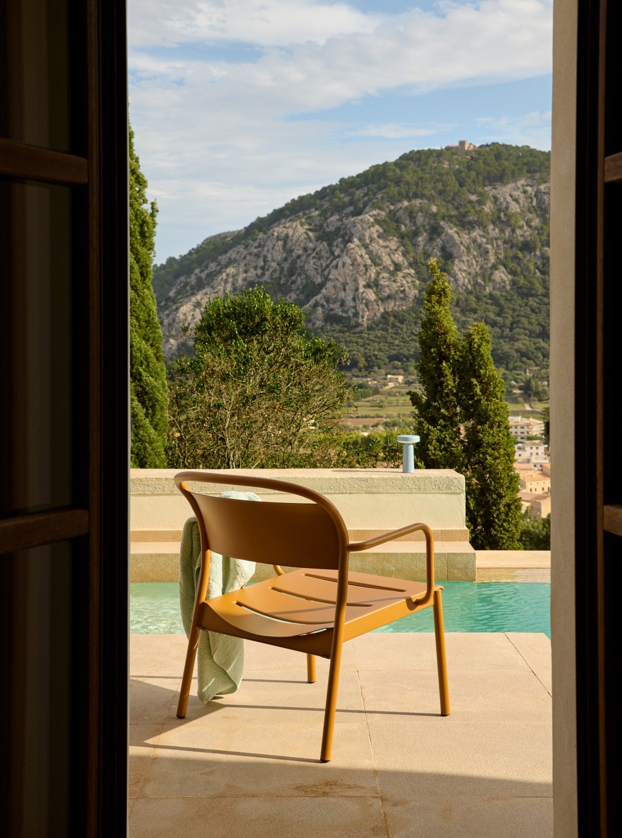 LINEAR Outdoor Armchair Orange Steel