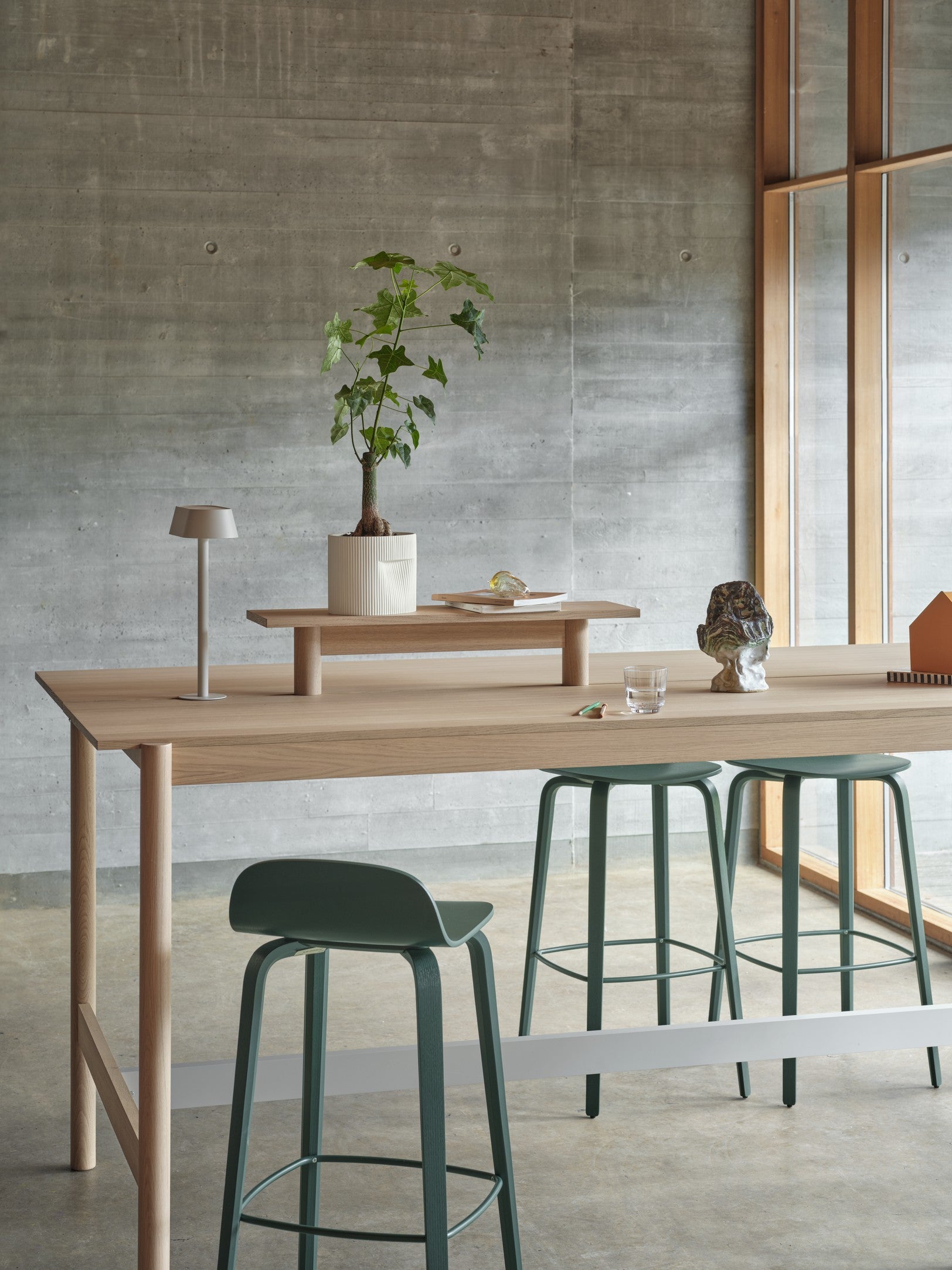 LINEAR SYSTEM HIGH Office Desk - Configuration 2, Oak Veneer