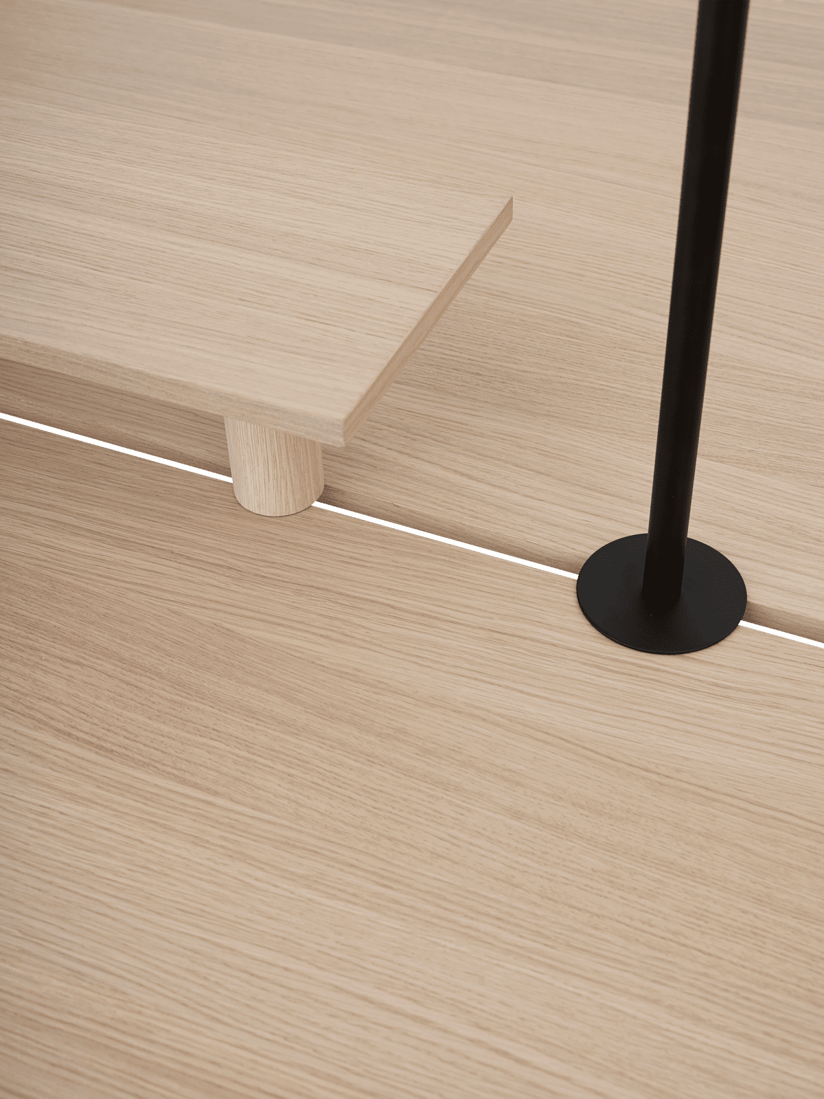 LINEAR SYSTEM HIGH Office Desk - Configuration 1, Oak Veneer