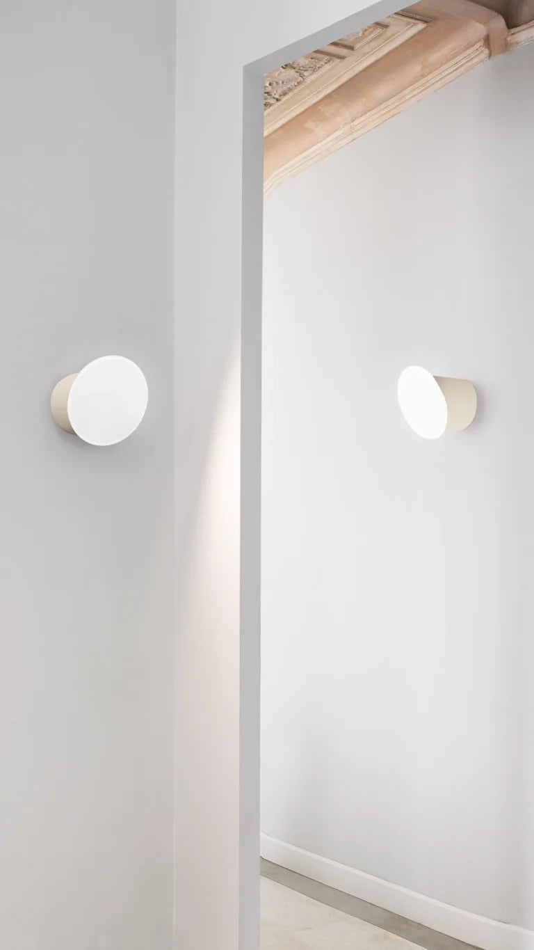 Cream wall lamp in & out cream