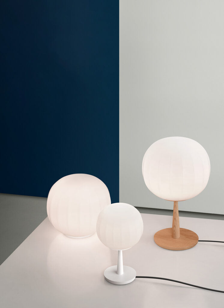 Solid white table lamp