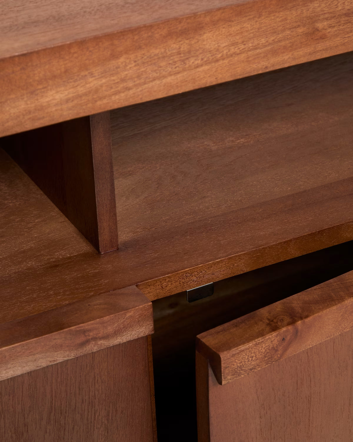 NORANI Lite Chest of Drawers in Acacia Wood and Veneer
