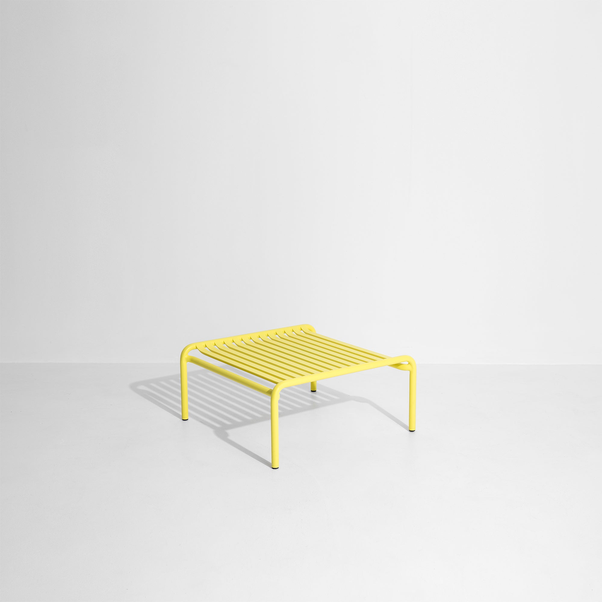 WEEK-END garden table in bright yellow