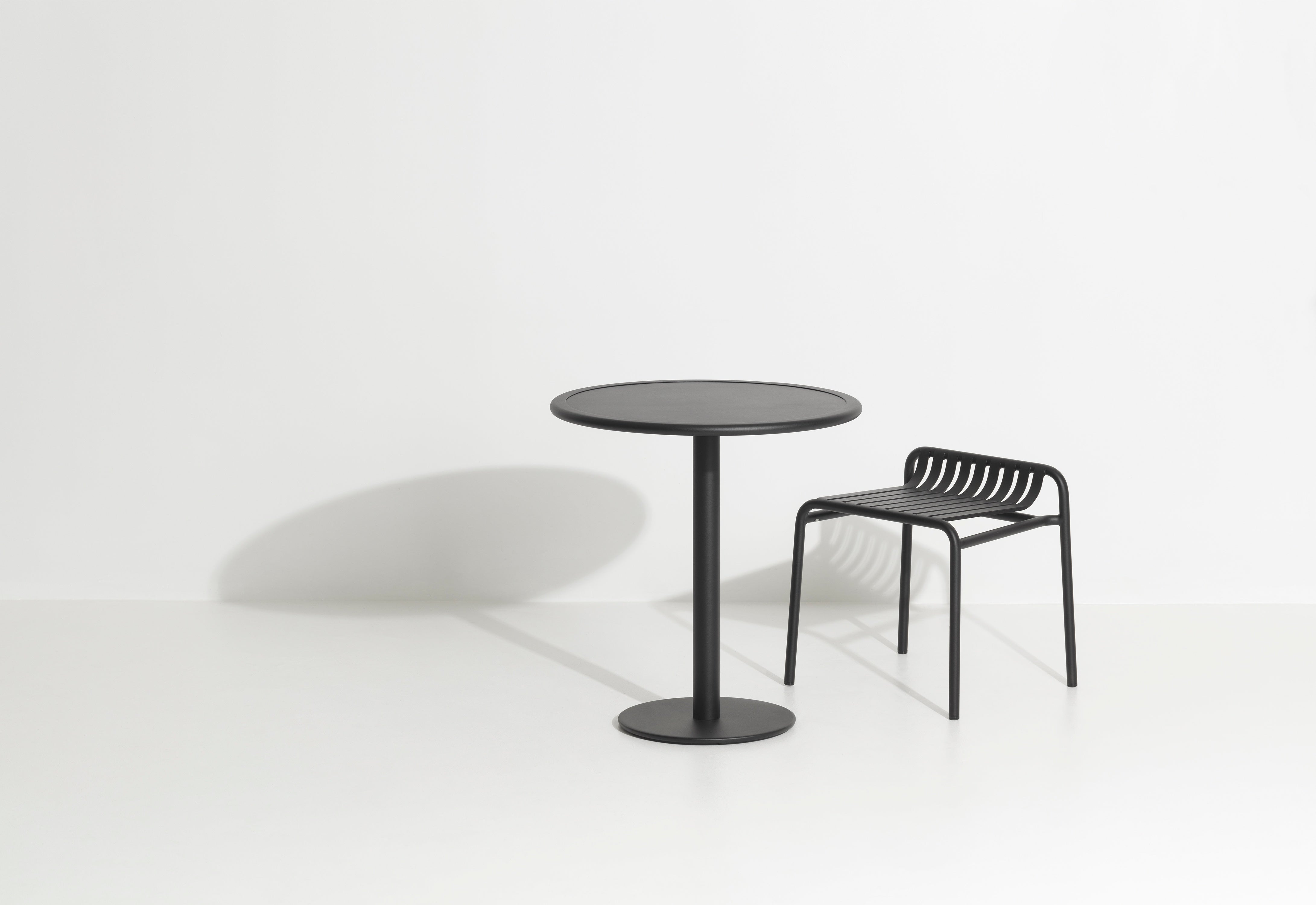 WEEK-END Round Garden Table in White