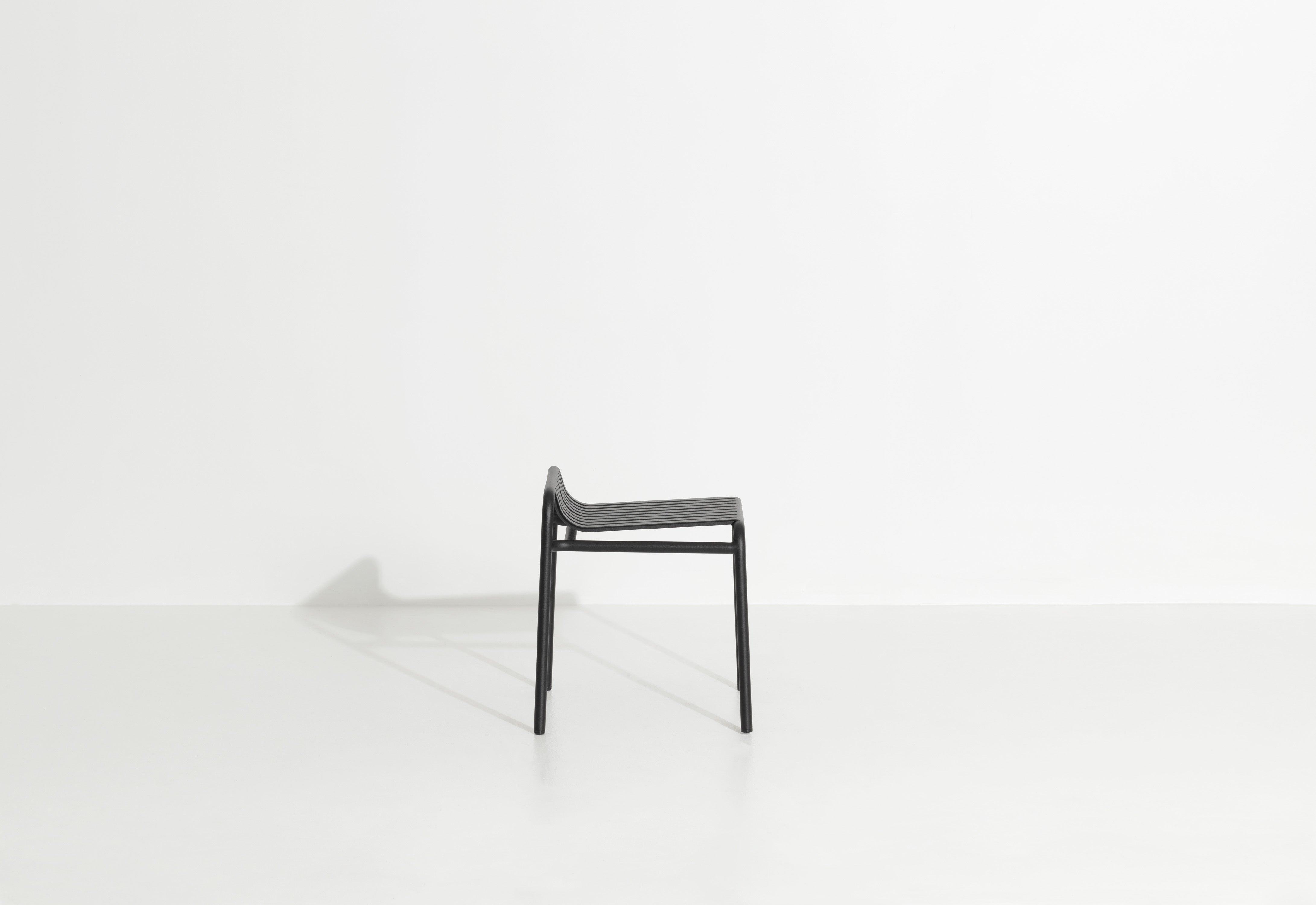 WEEK-END Black Garden Stool