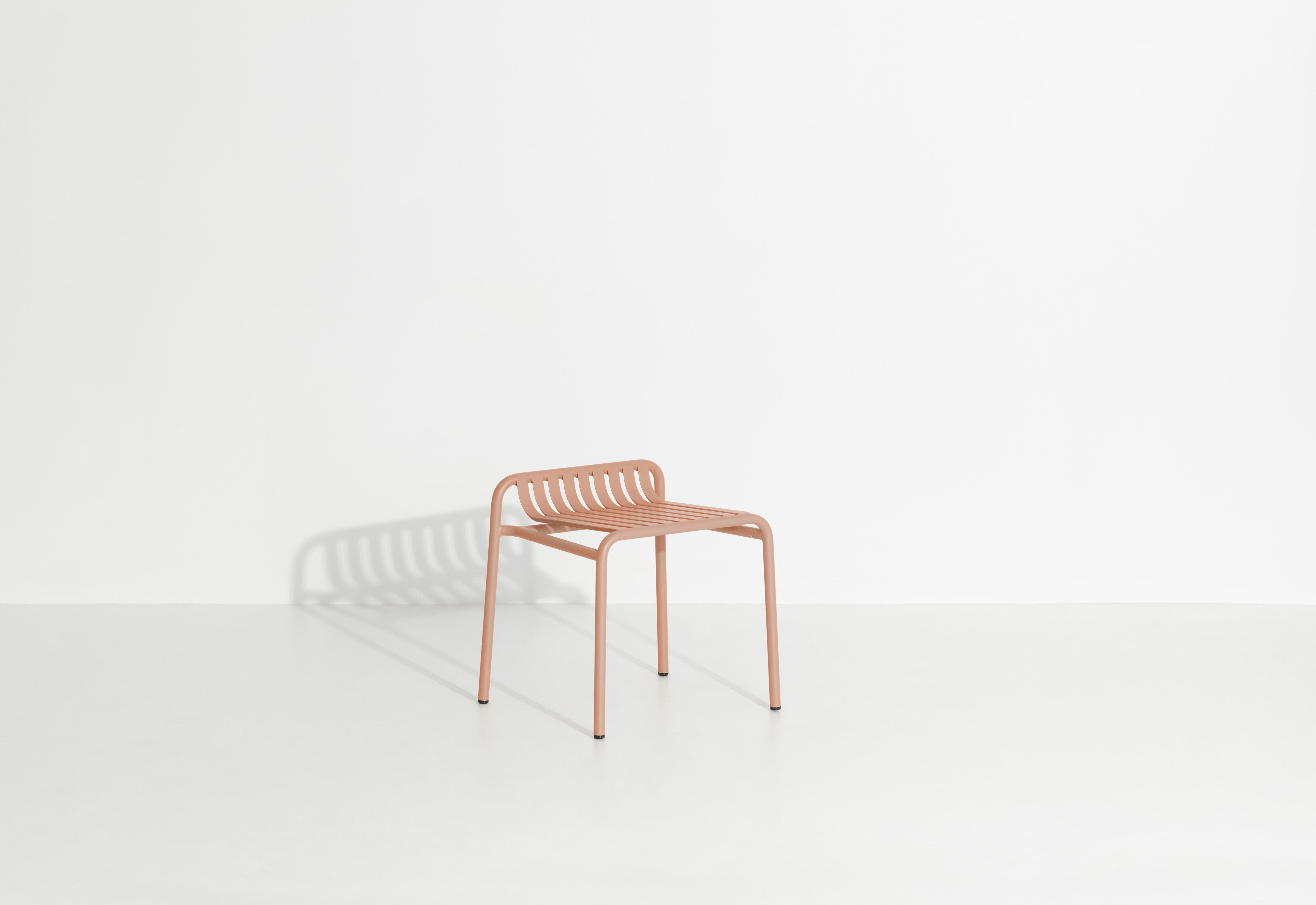 WEEK-END garden stool in pale pink