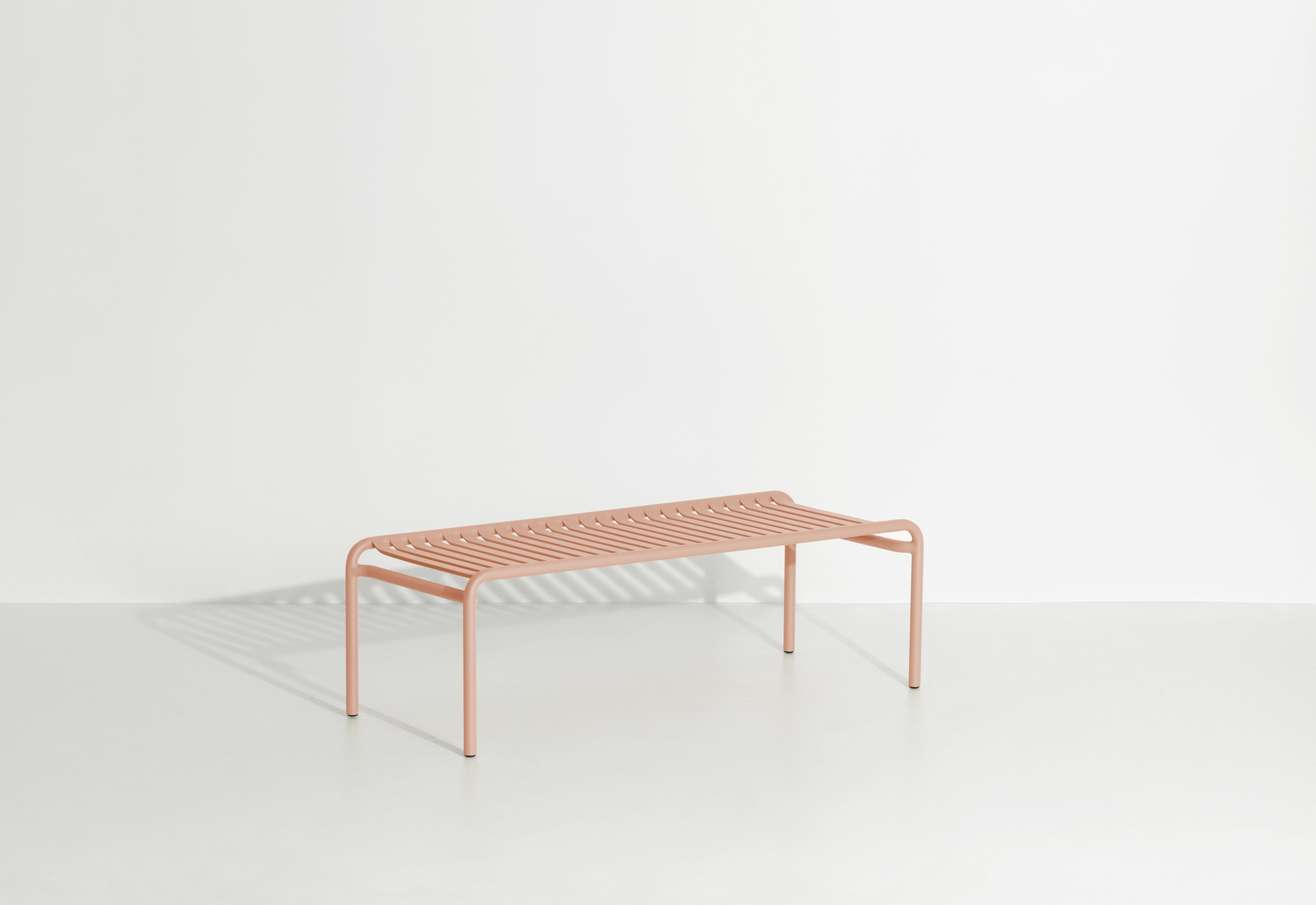 WEEK-END garden coffee table in pale pink