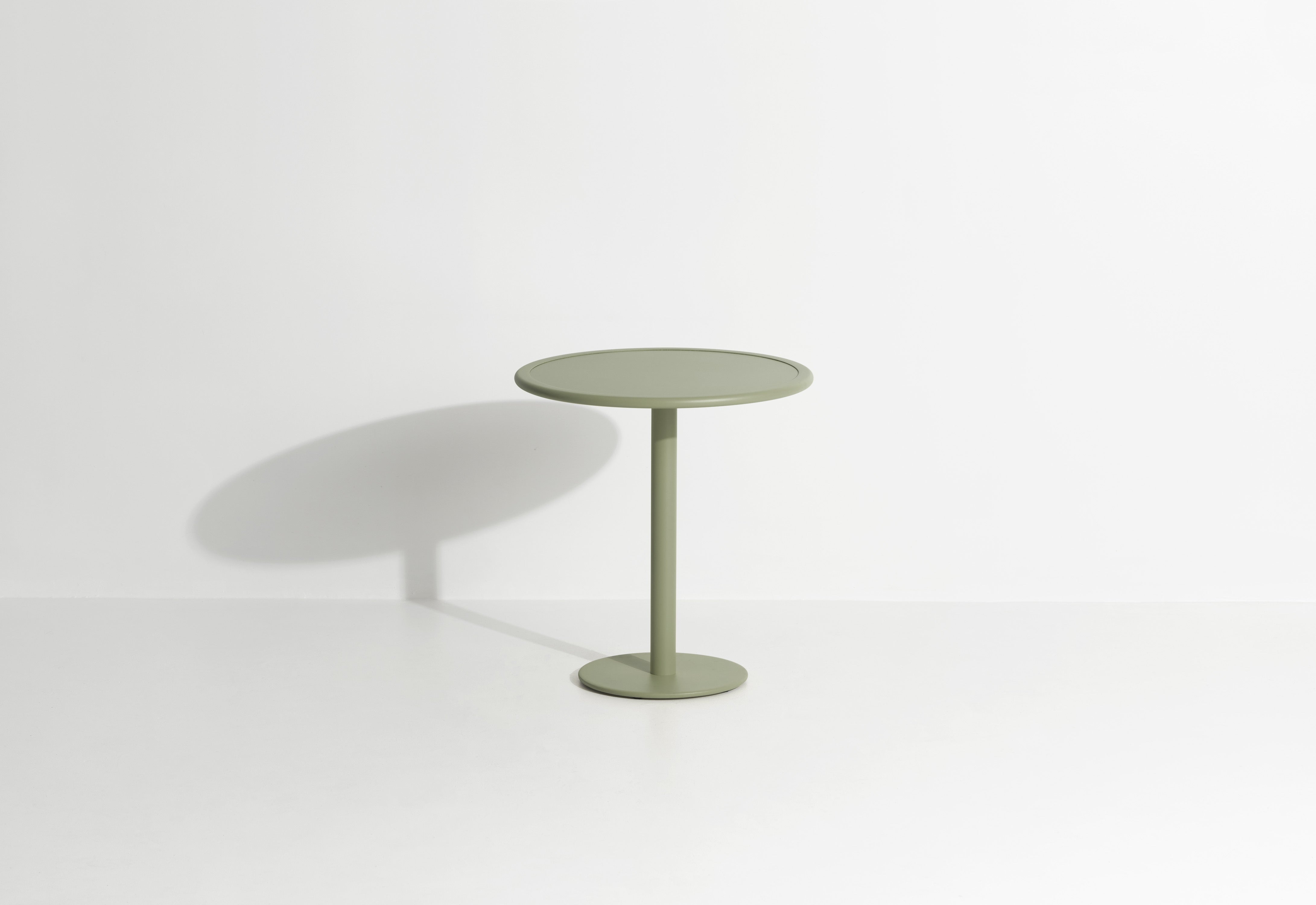 WEEK-END Olive Round Garden Table