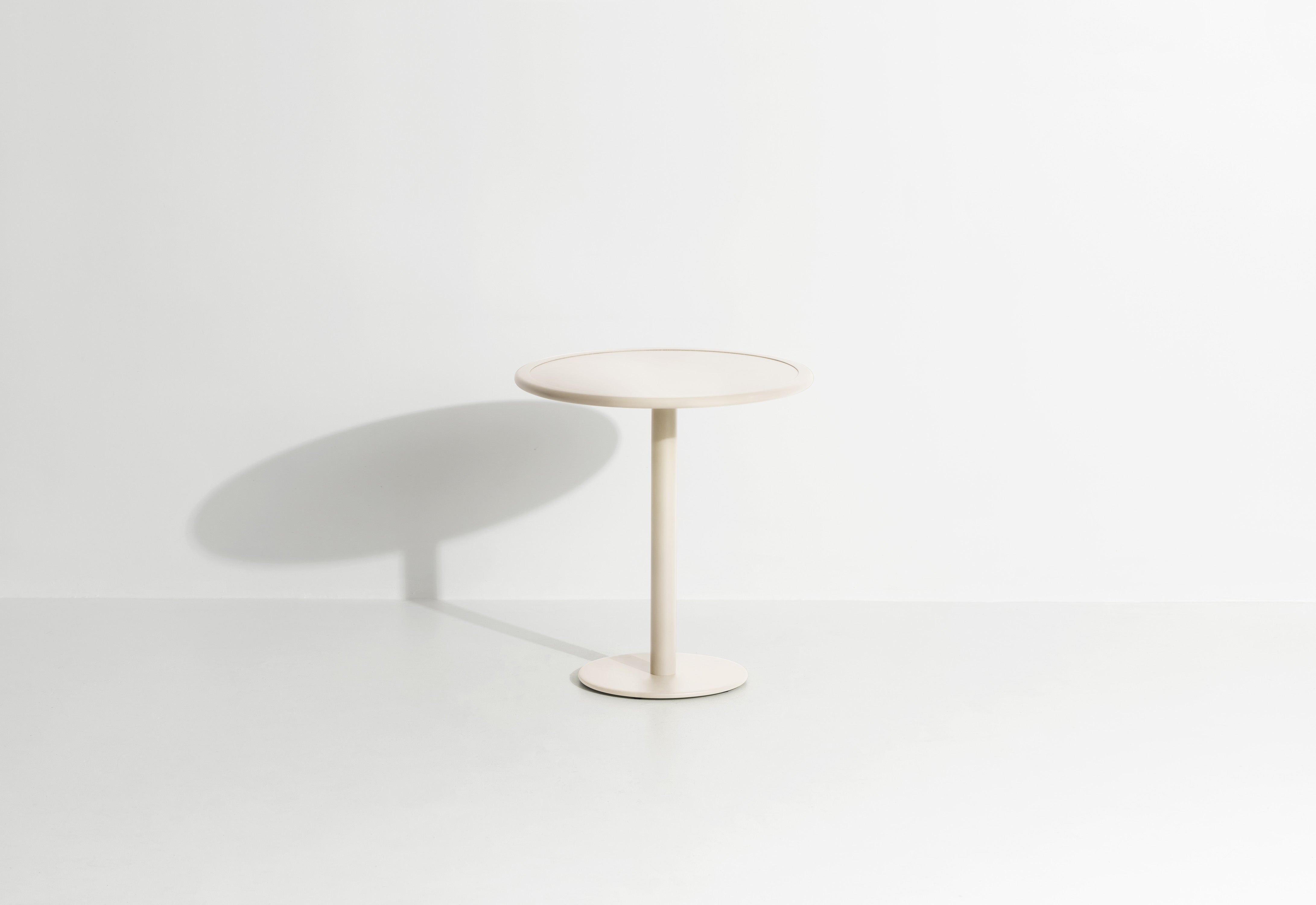 WEEK-END Round Garden Table in Ivory