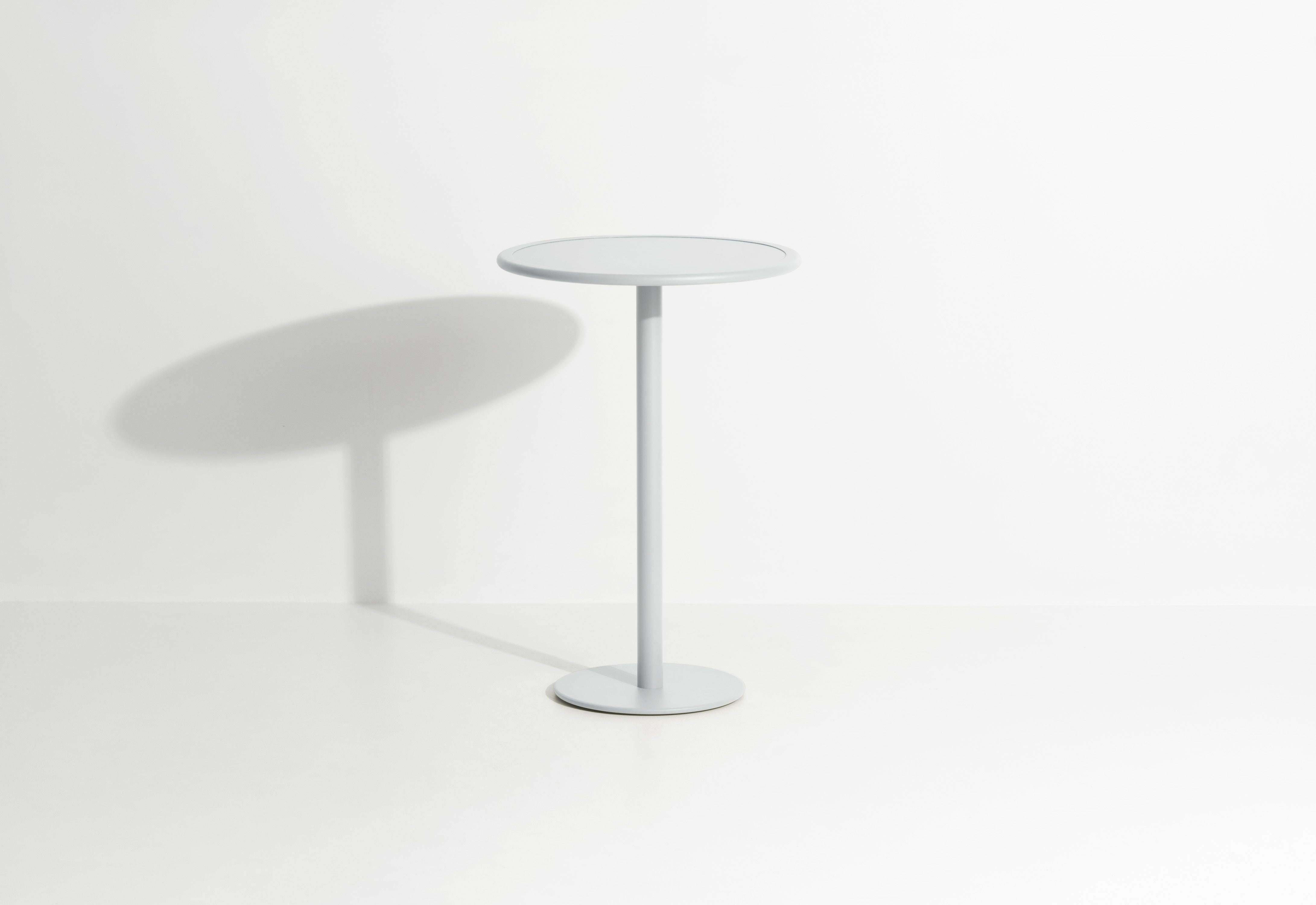 WEEK-END Round Garden Table in Pearl Grey