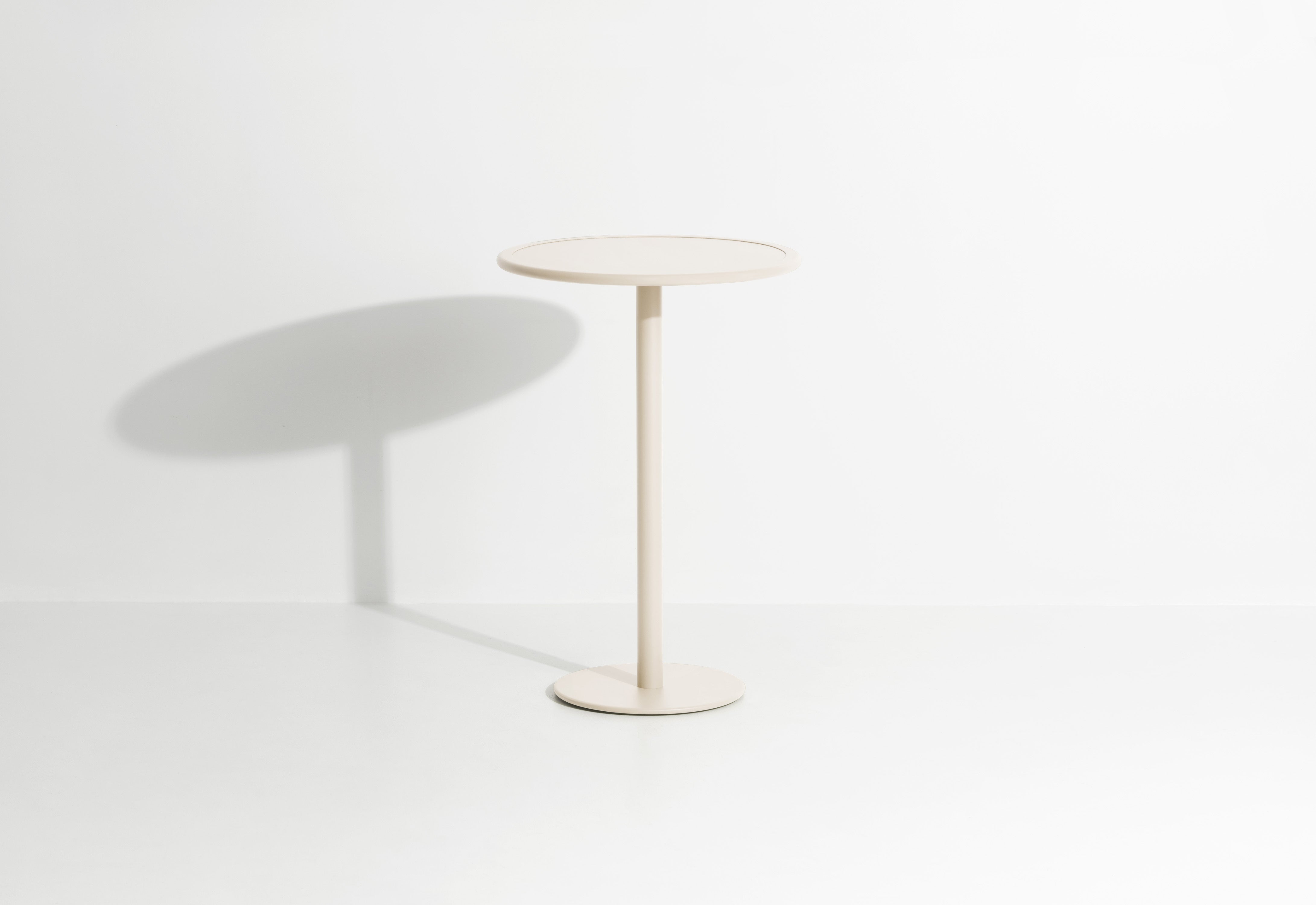 WEEK-END Round Garden Table in Ivory