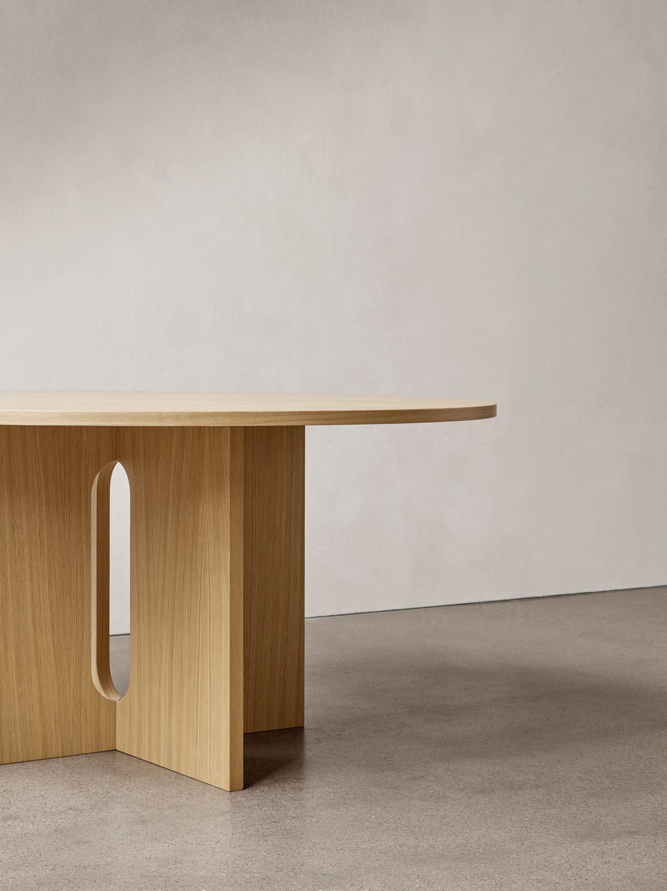 ANDROGYNE table oak wood