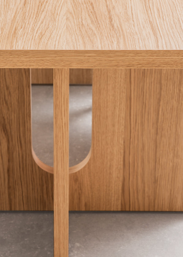 ANDROGYNE table oak wood