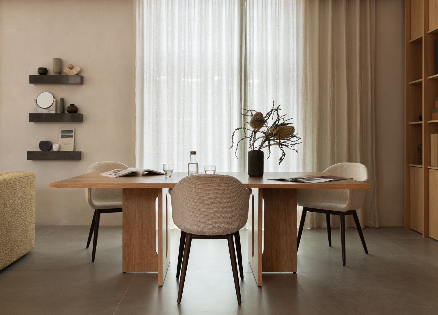 ANDROGYNE table oak wood