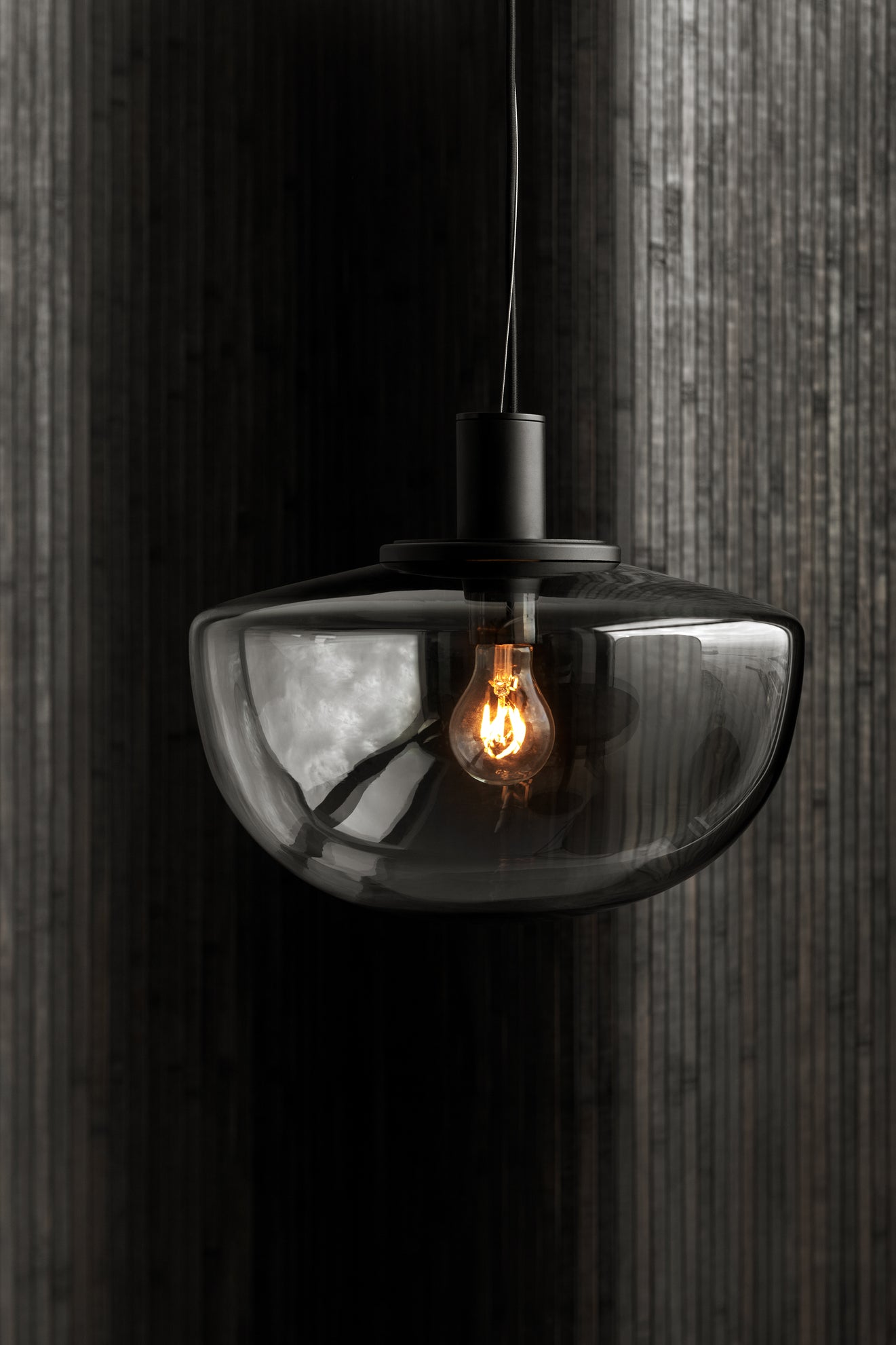 Pendelleuchte BANK rauchiges Glas
