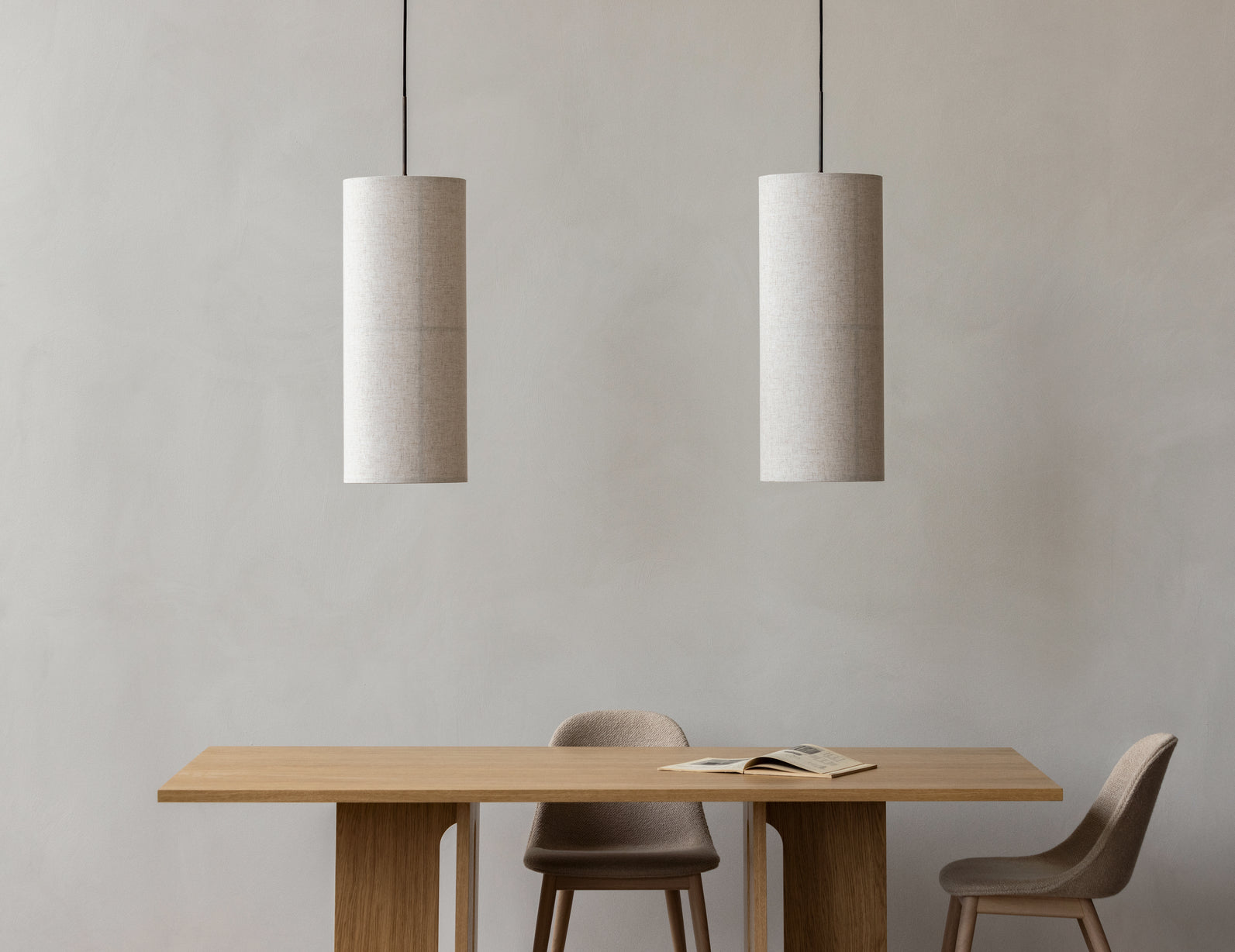 ANDROGYNE table oak wood