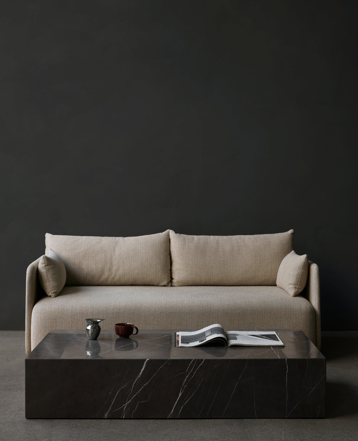 Couchtisch PLINTH schwarzer Marmor