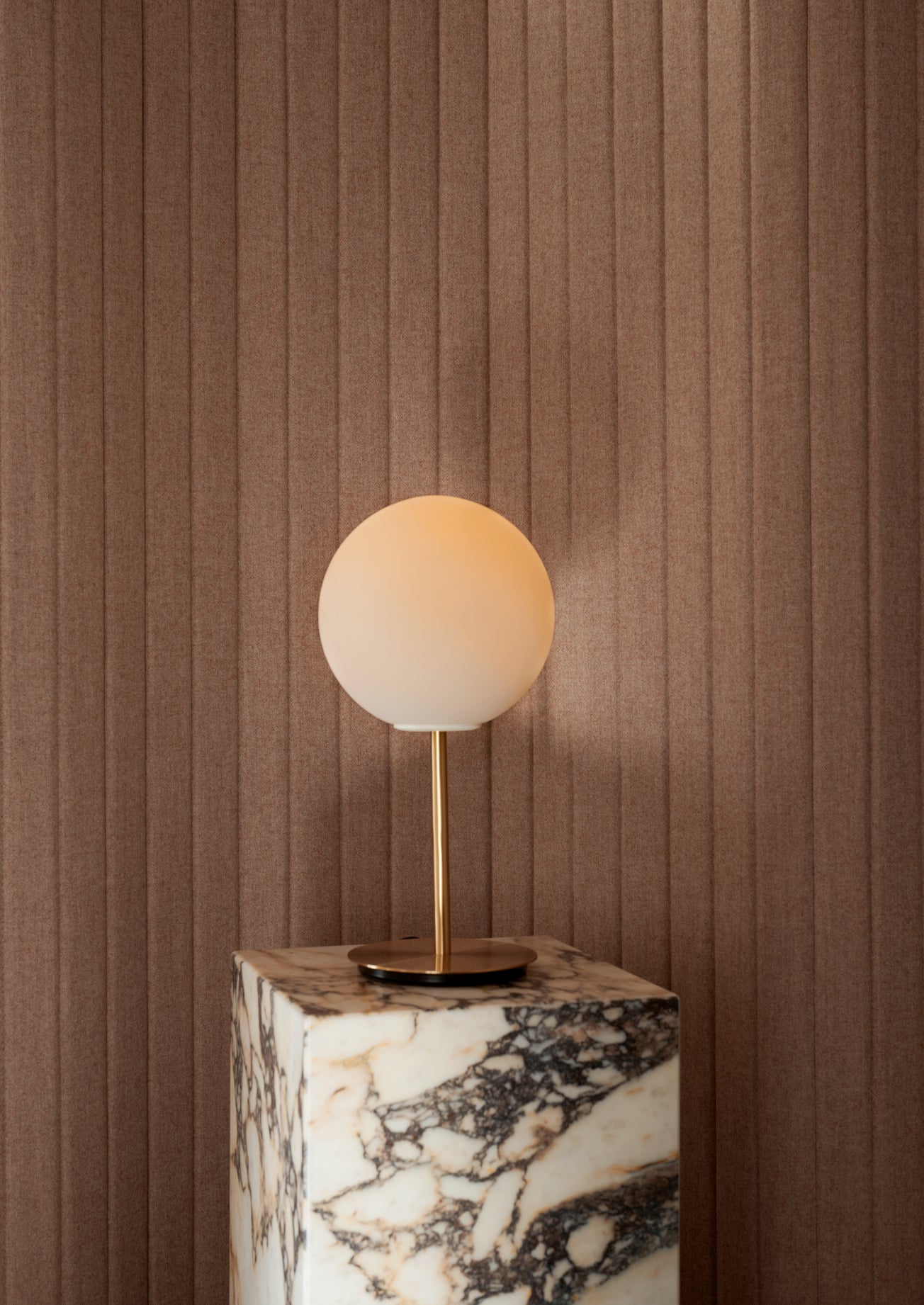 Lampa stołowa TR BULB mosiądz