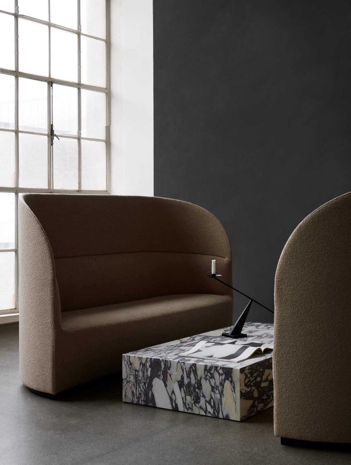 Sofa z wysokim oparciem TEAROOM musztardowy
