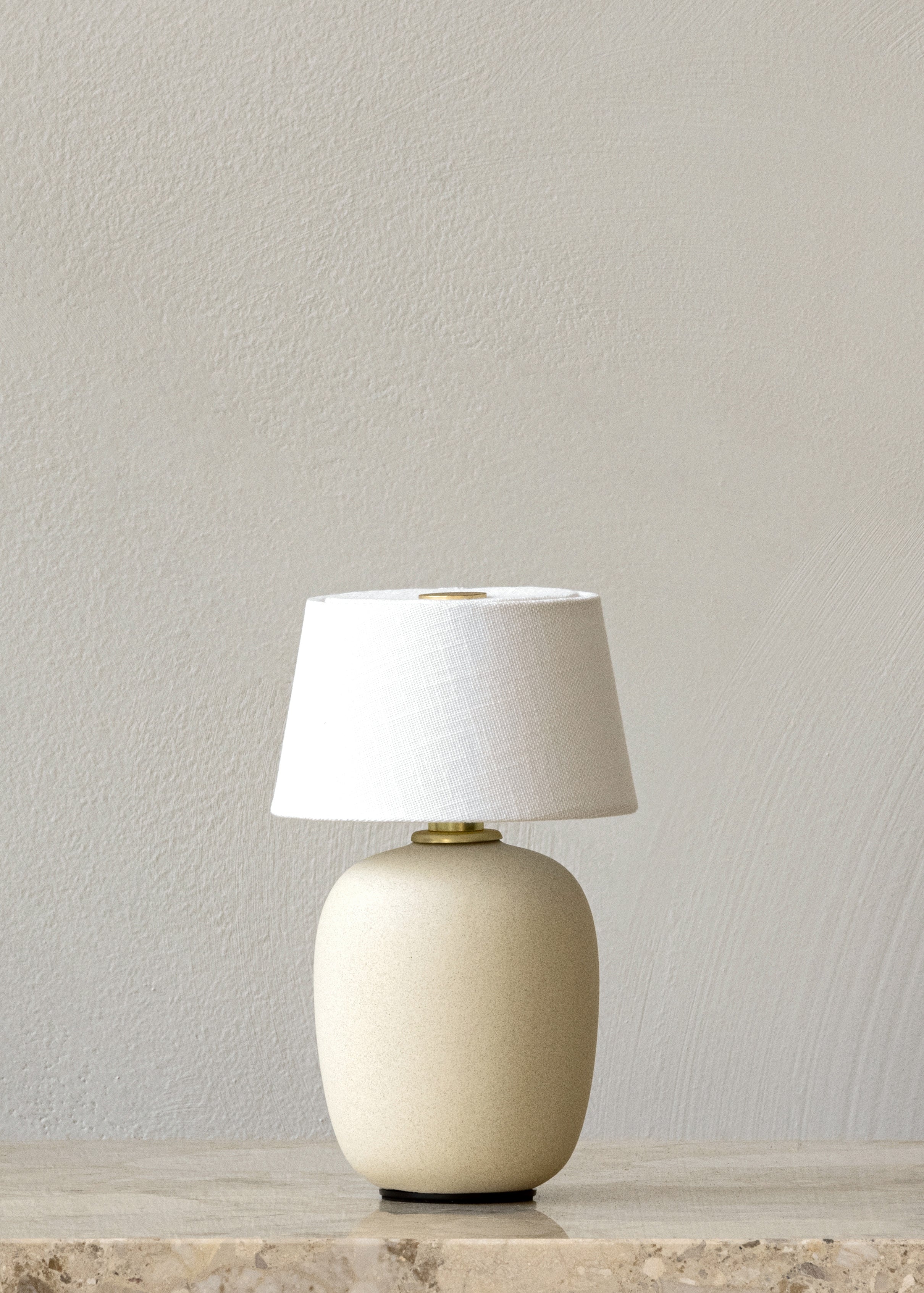 Portable lamp TORSO sand ceramic with white shade