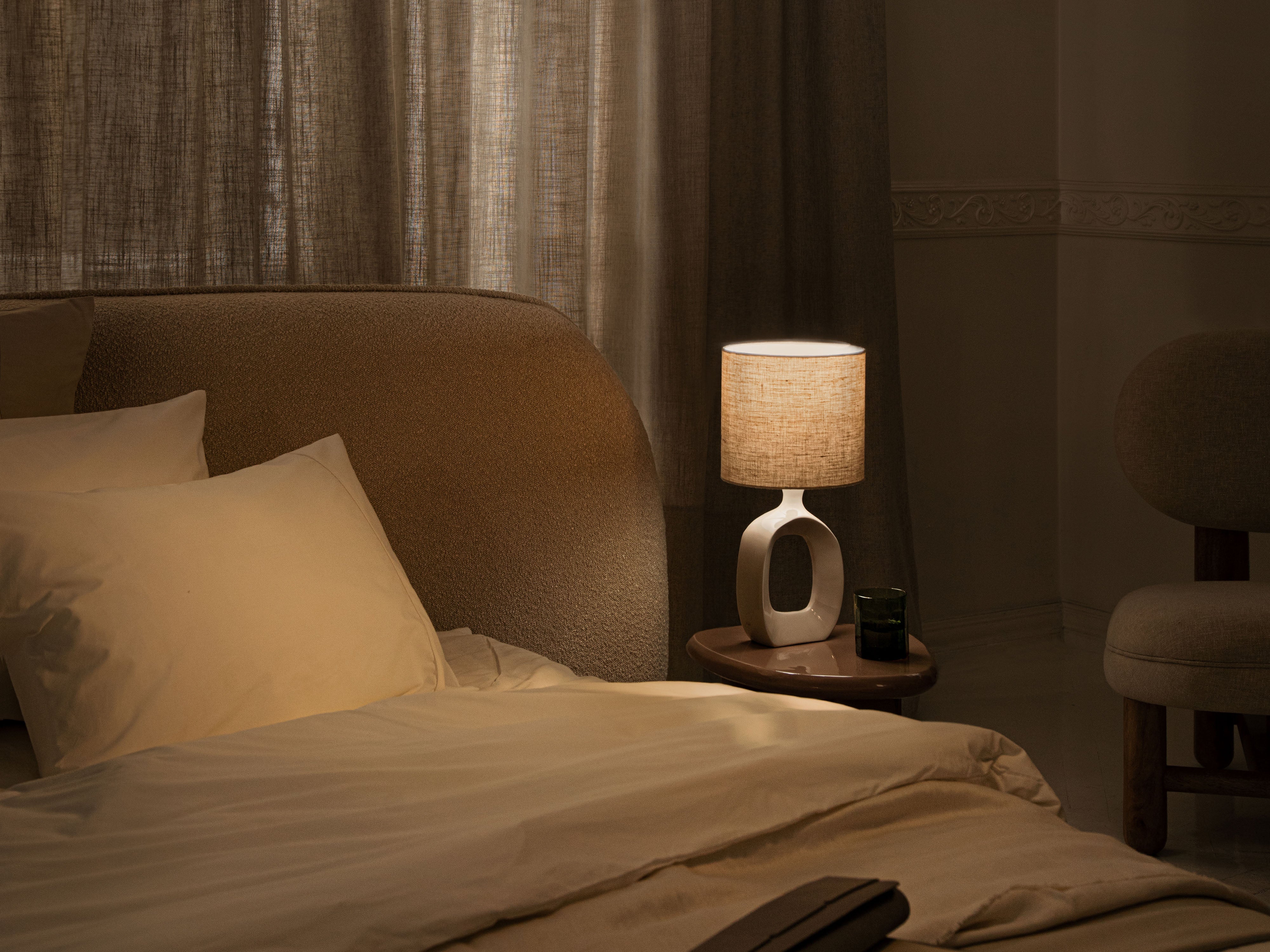 OVALO Velvet Bed Dark Gray
