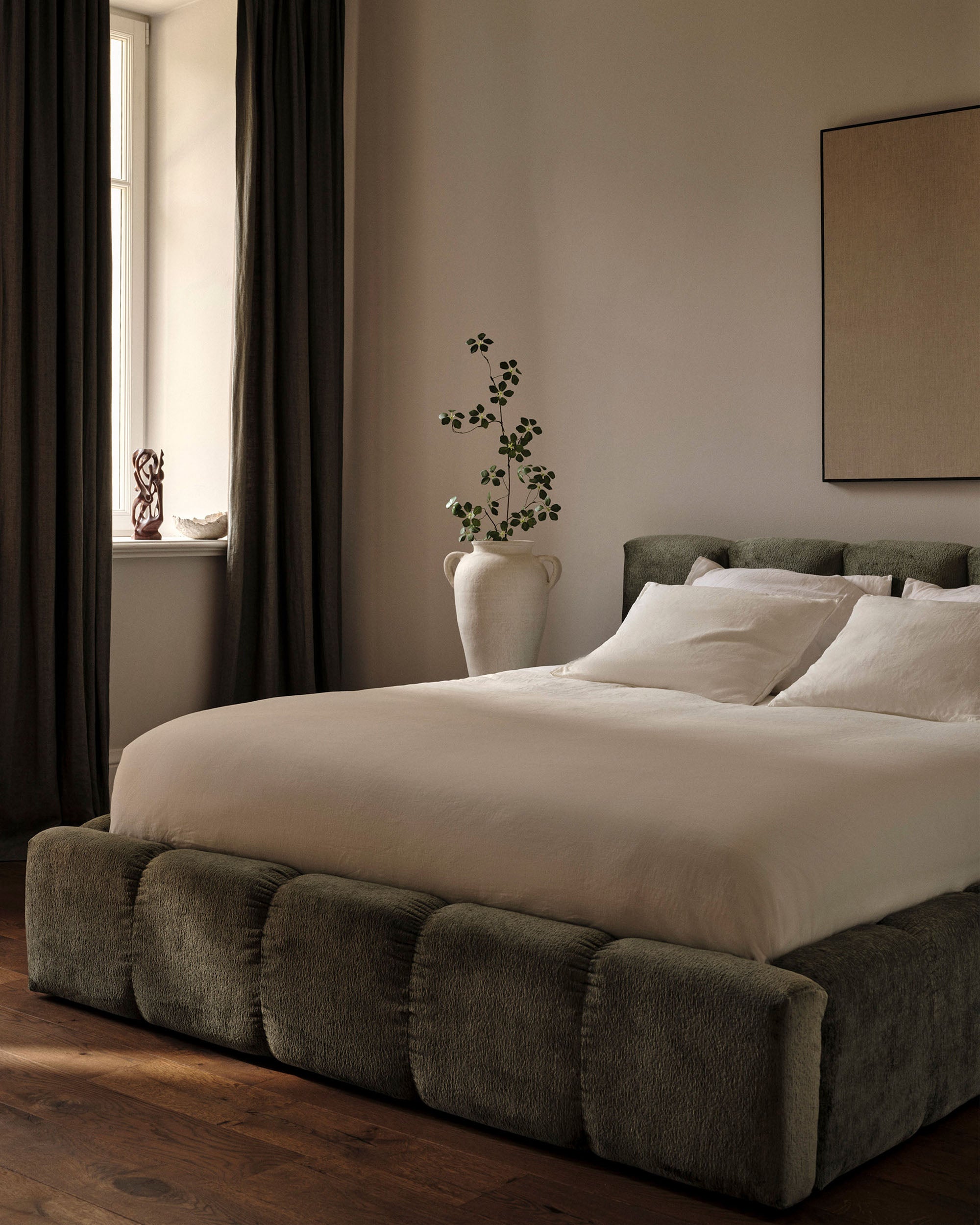 LUPINE light gray storage bed