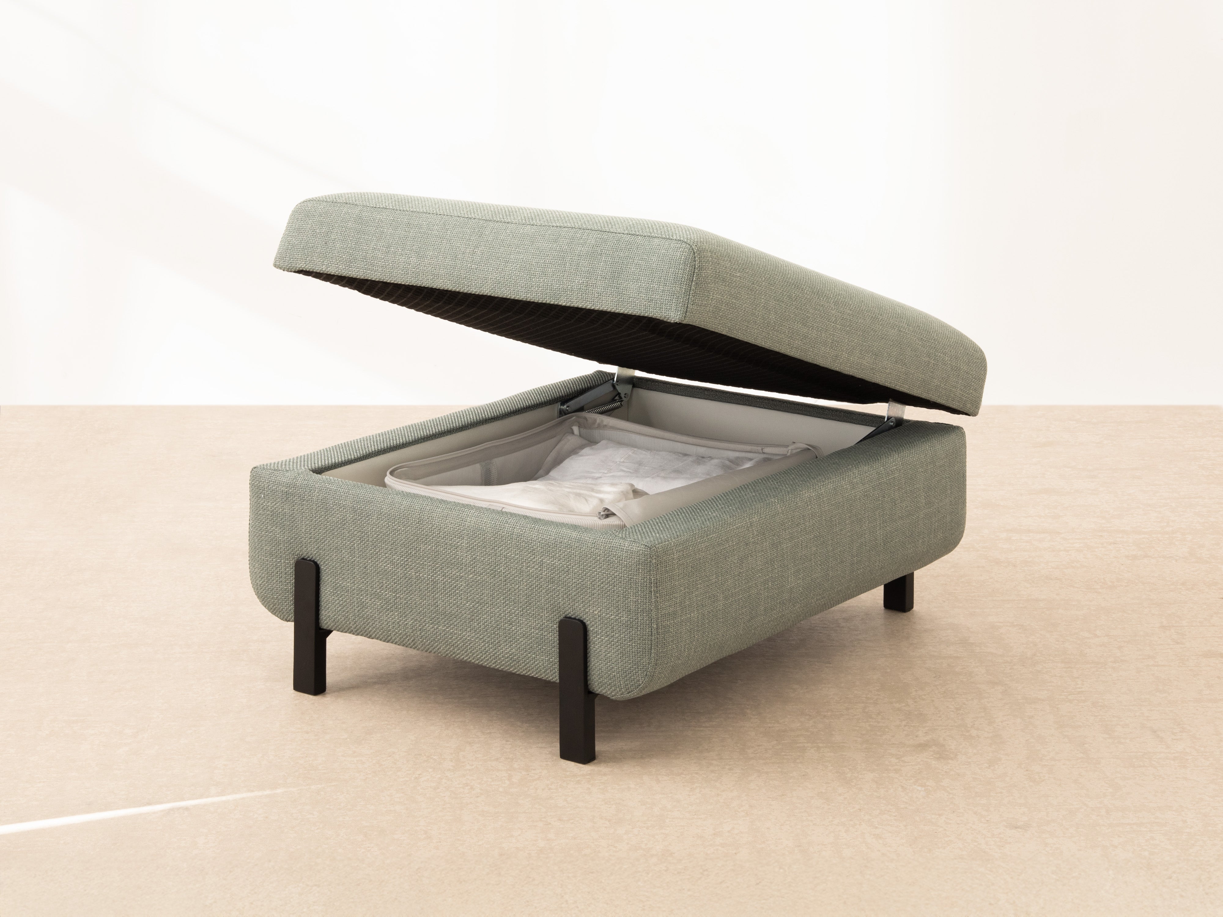 PUF mit Box, "Gloria", 1 Sitz, Ziegel, 87x72x46
In Europa gemacht