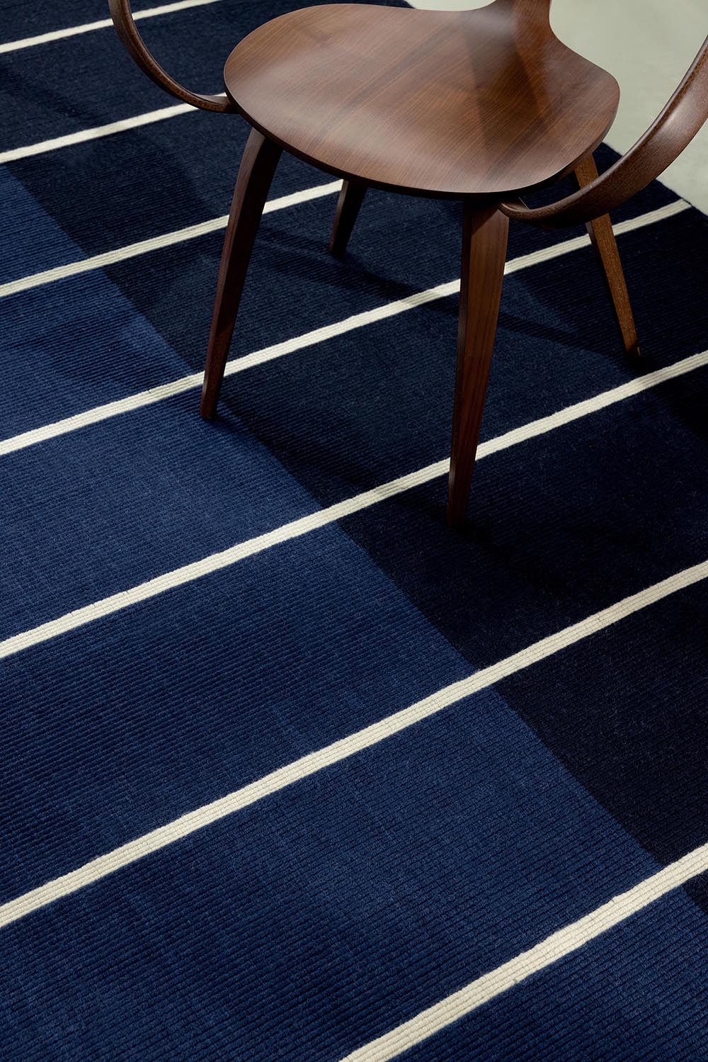 Tiibet wool rug navy-black