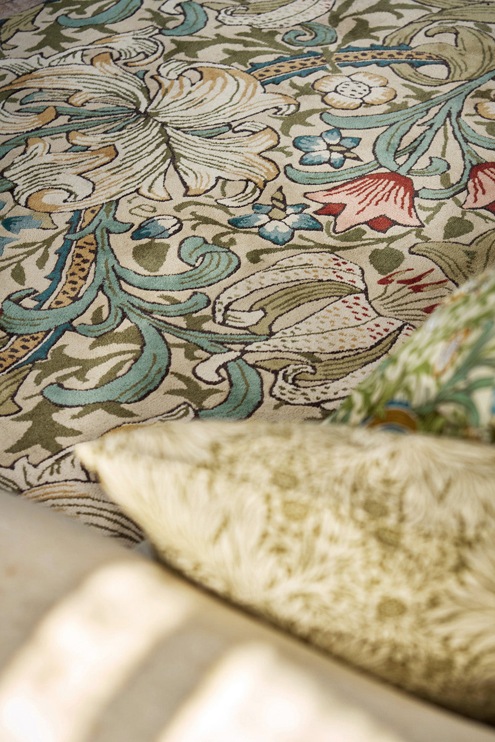 Teppich GOLDEN LILY grün mit beige