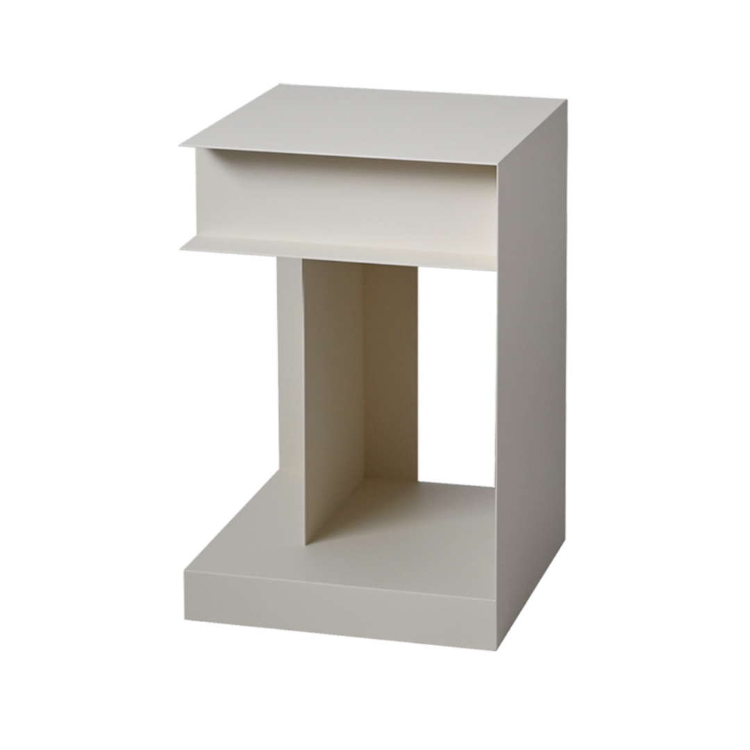 MUSTE Steel Side Table