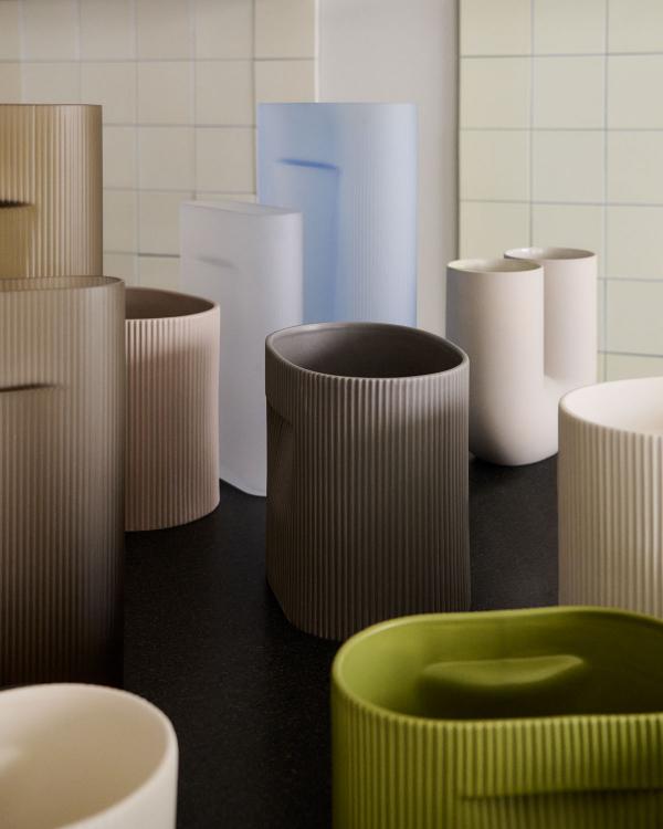 RIDGE beige ceramic vase