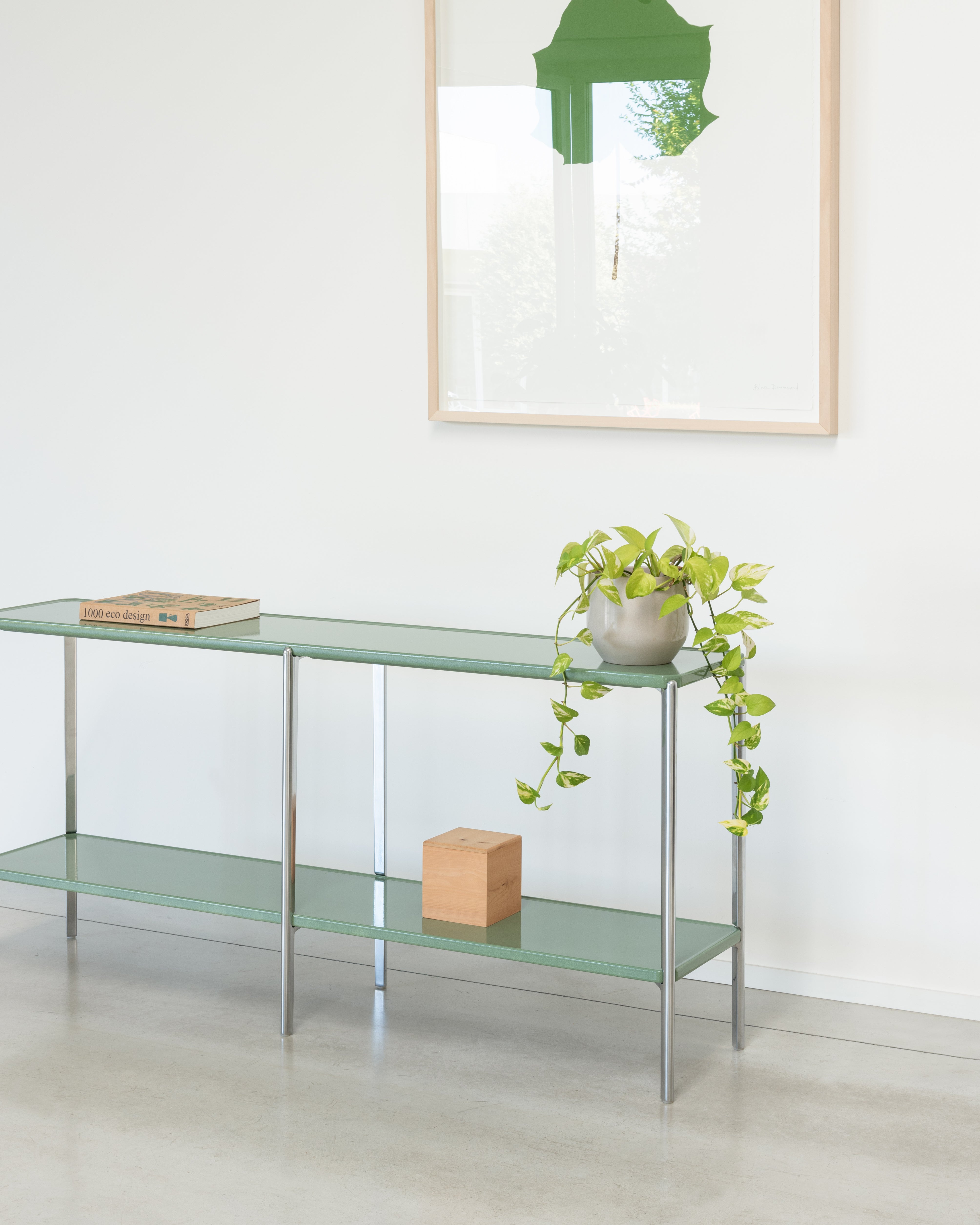 TAMBOUR shelf blue concrete
