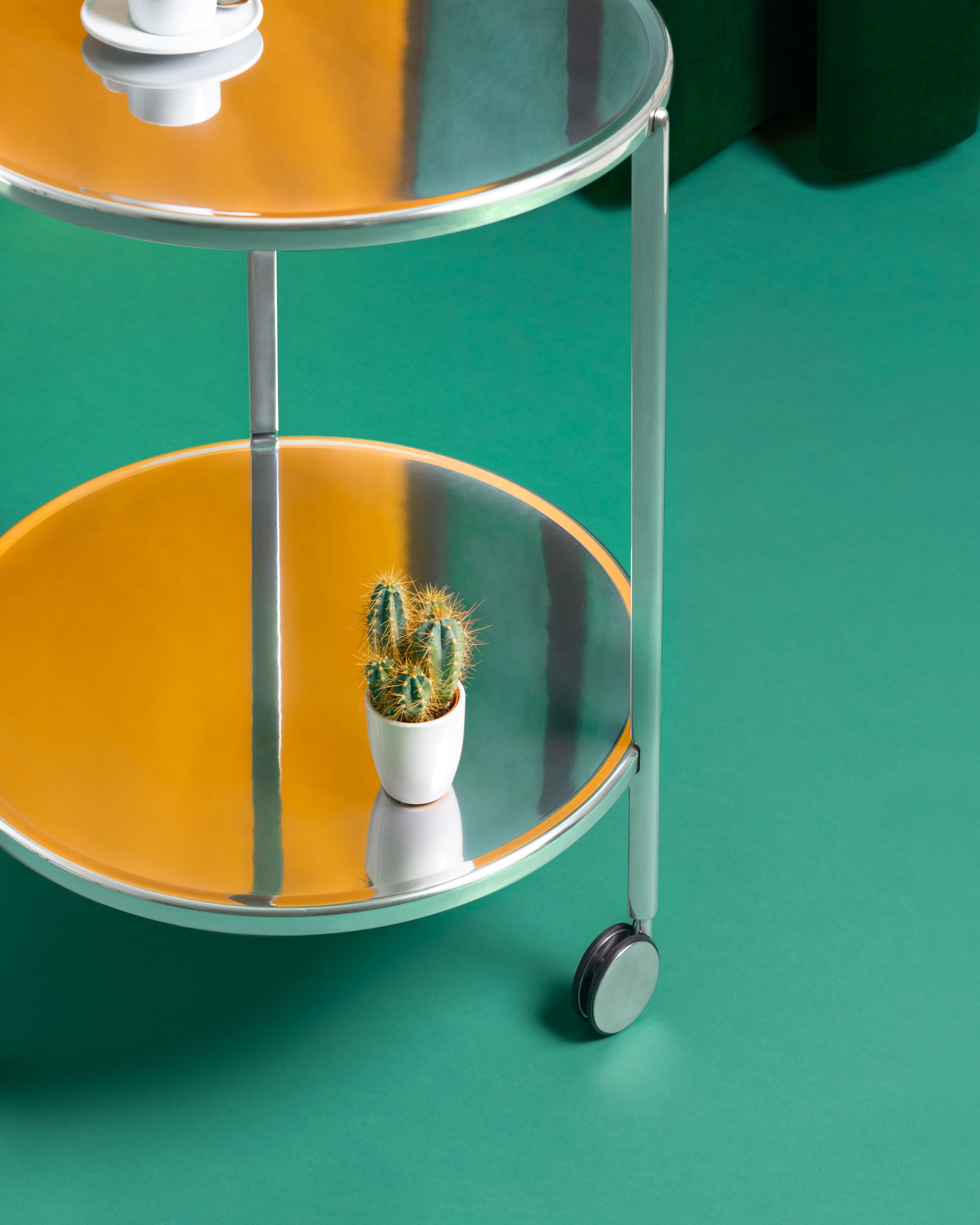 TAMBOUR Beistelltisch Aluminium poliert