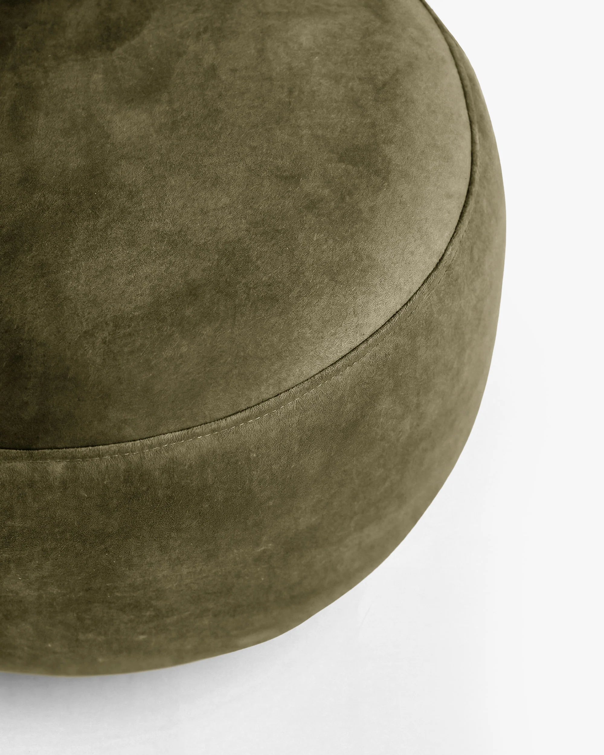 Velvet pouf AMALTA green