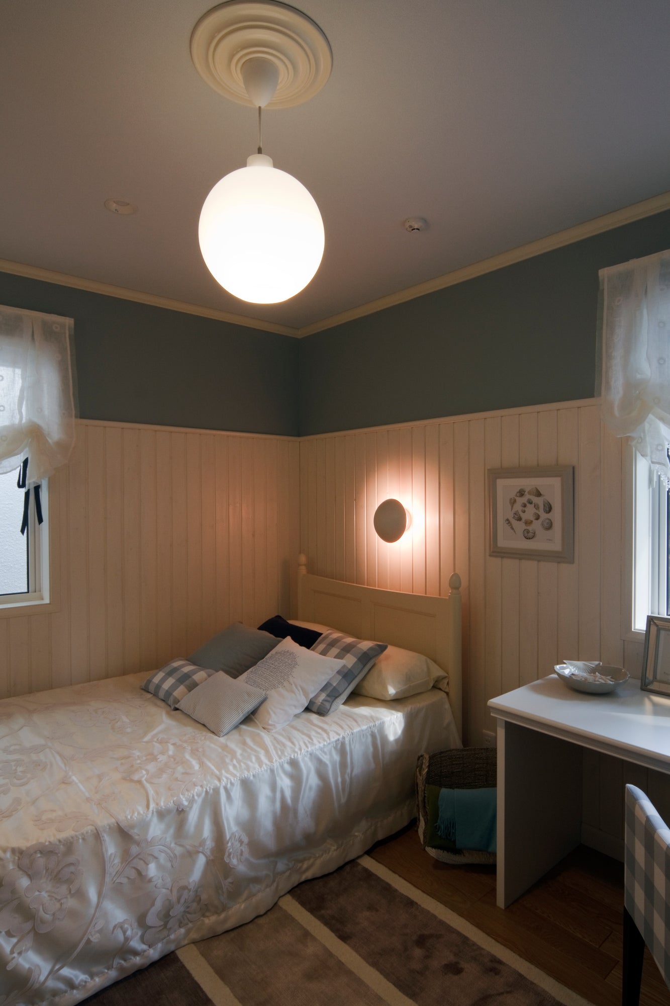 WOHLERT pendant lamp white glass