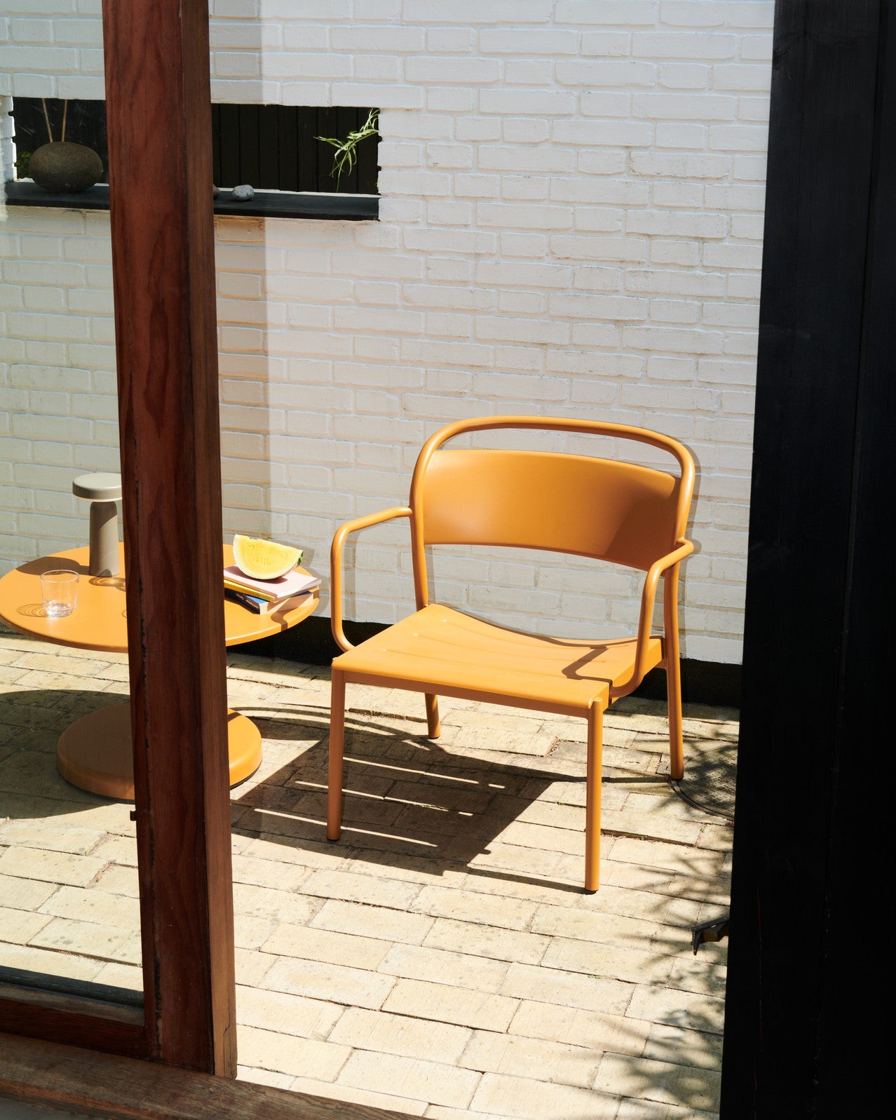 LINEAR Outdoor Armchair Orange Steel