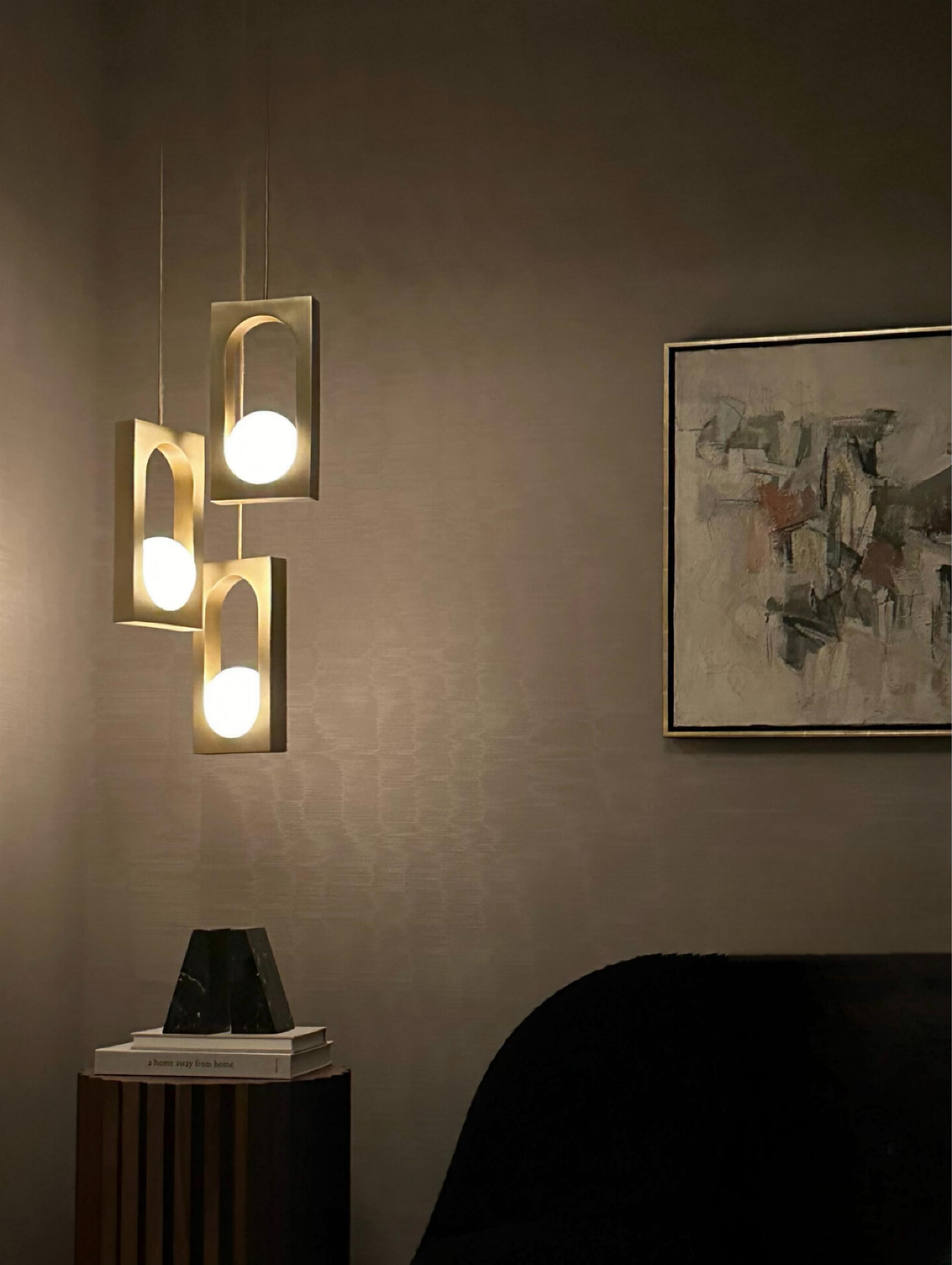 Lampa wisząca 3-punktowa MYTHOS opalowy klosz z mosiądzem