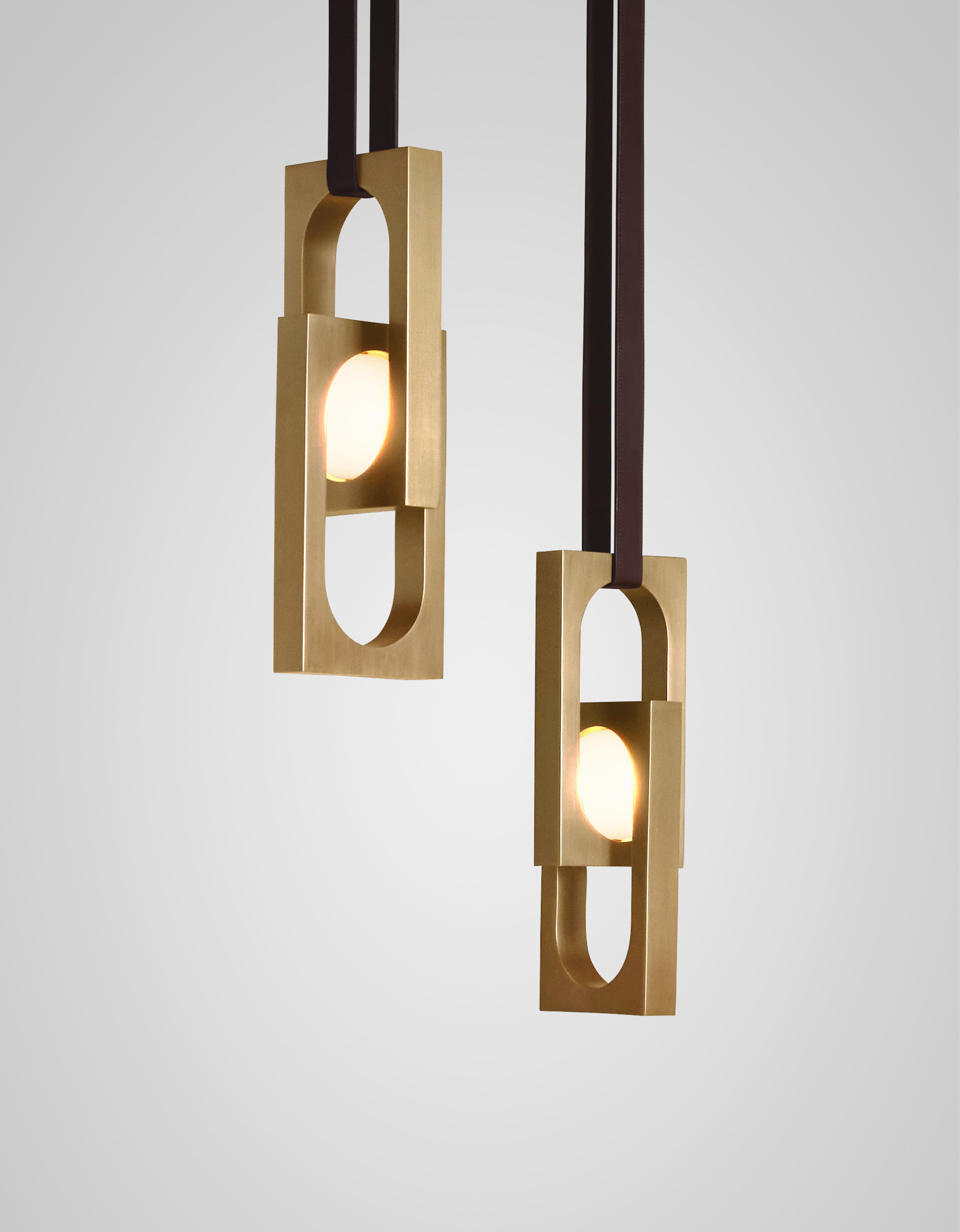 Lampa wisząca MYTHOS DUO opalowy klosz z mosiądzem