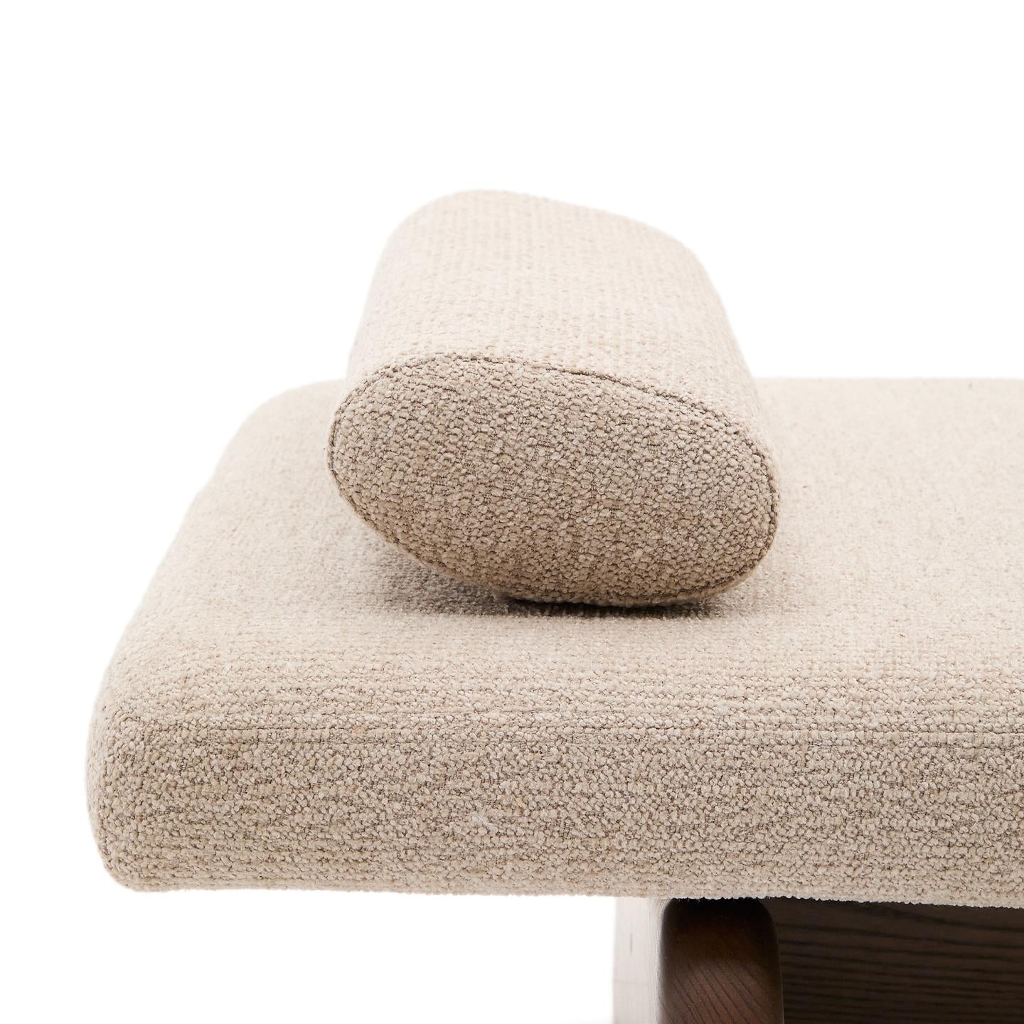 TOPAZ daybed in beige chenille with a dark ash base
